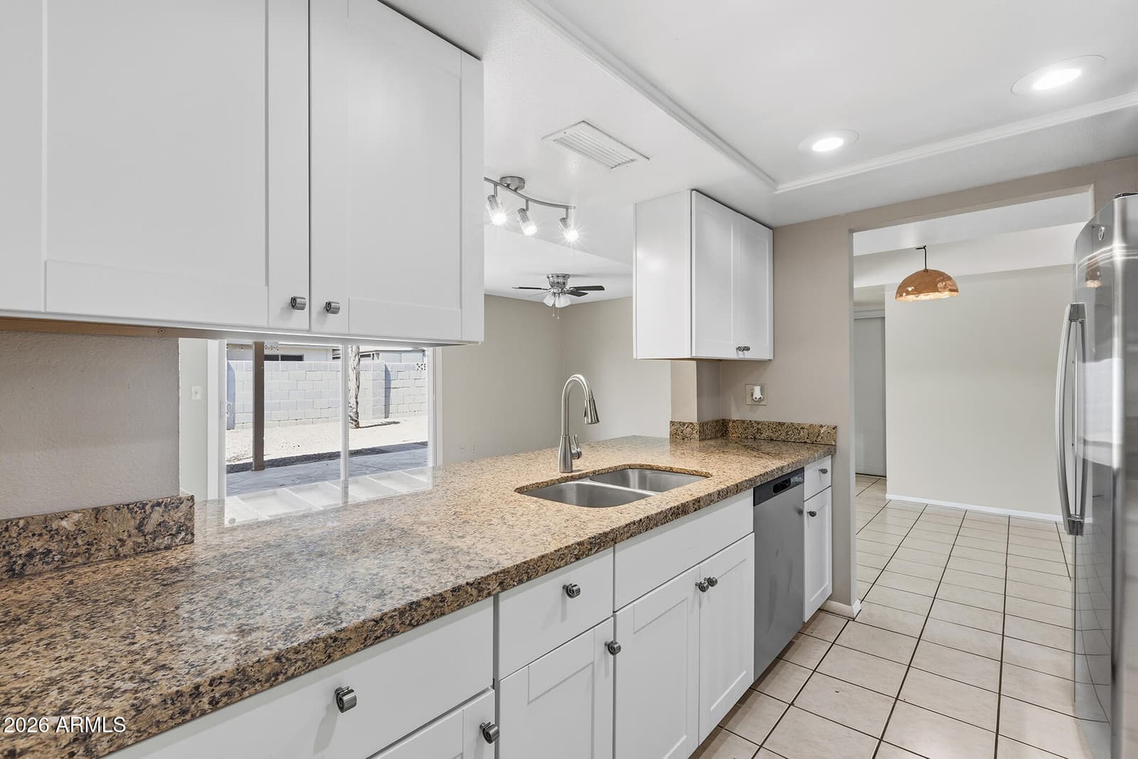 5620 W HEARN Road, Glendale, AZ 85306 — photo 4 of 54