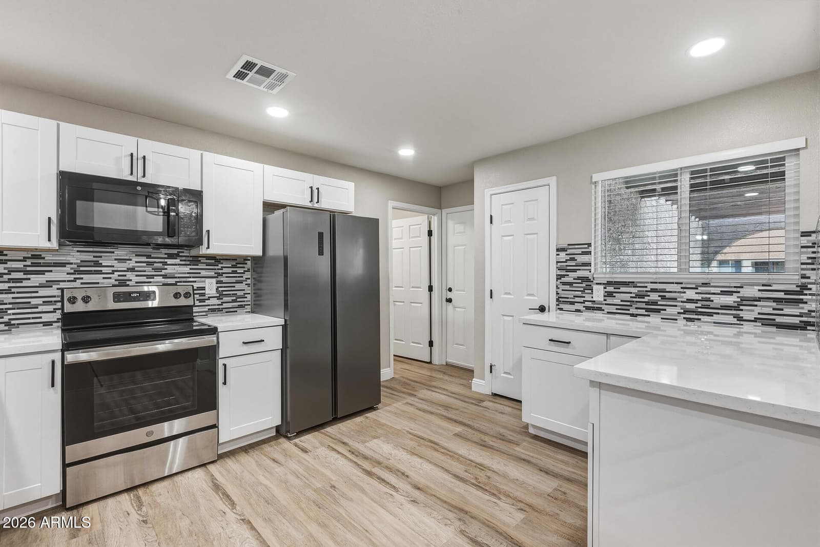 9033 W VOGEL Avenue, Peoria, AZ 85345 — photo 11 of 49