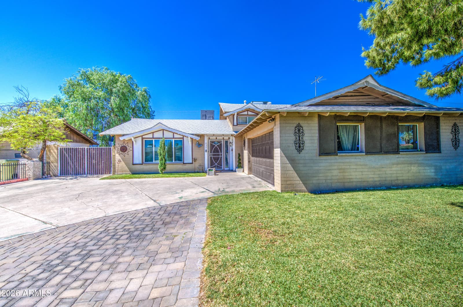 4306 W CLAREMONT Street, Glendale, AZ 85301 — photo 3 of 45