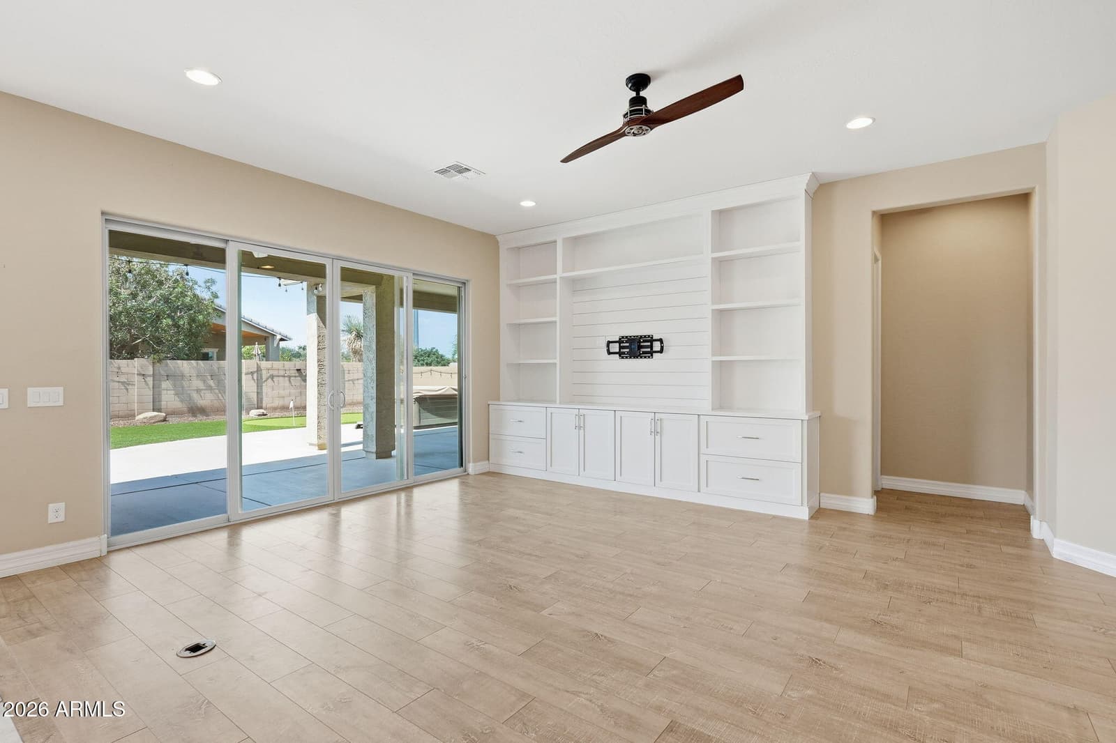 3930 E CHESTNUT Lane, Gilbert, AZ 85298 — photo 7 of 44