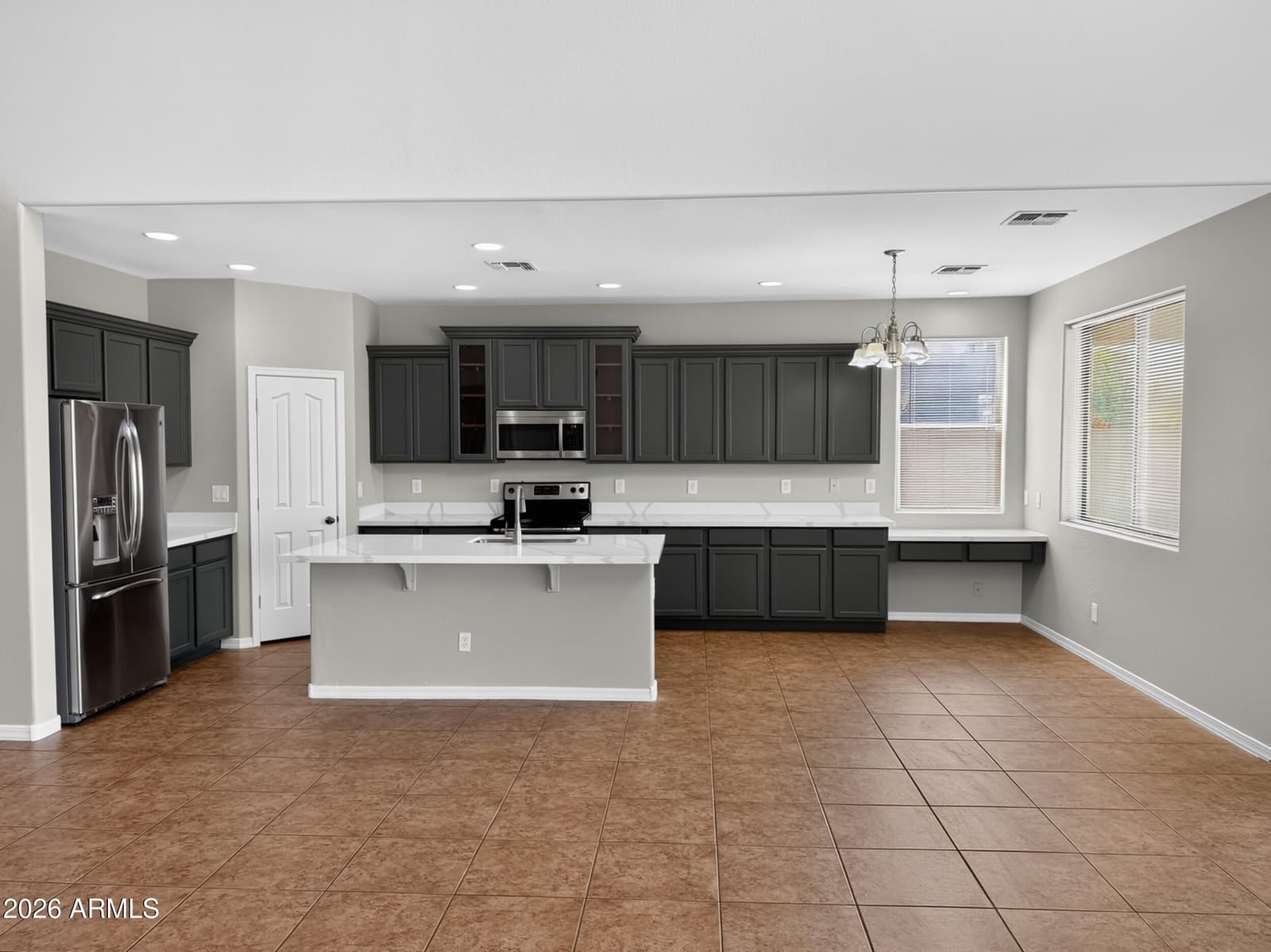 728 W DESERT CANYON Drive, San Tan Valley, AZ 85143 — photo 8 of 58
