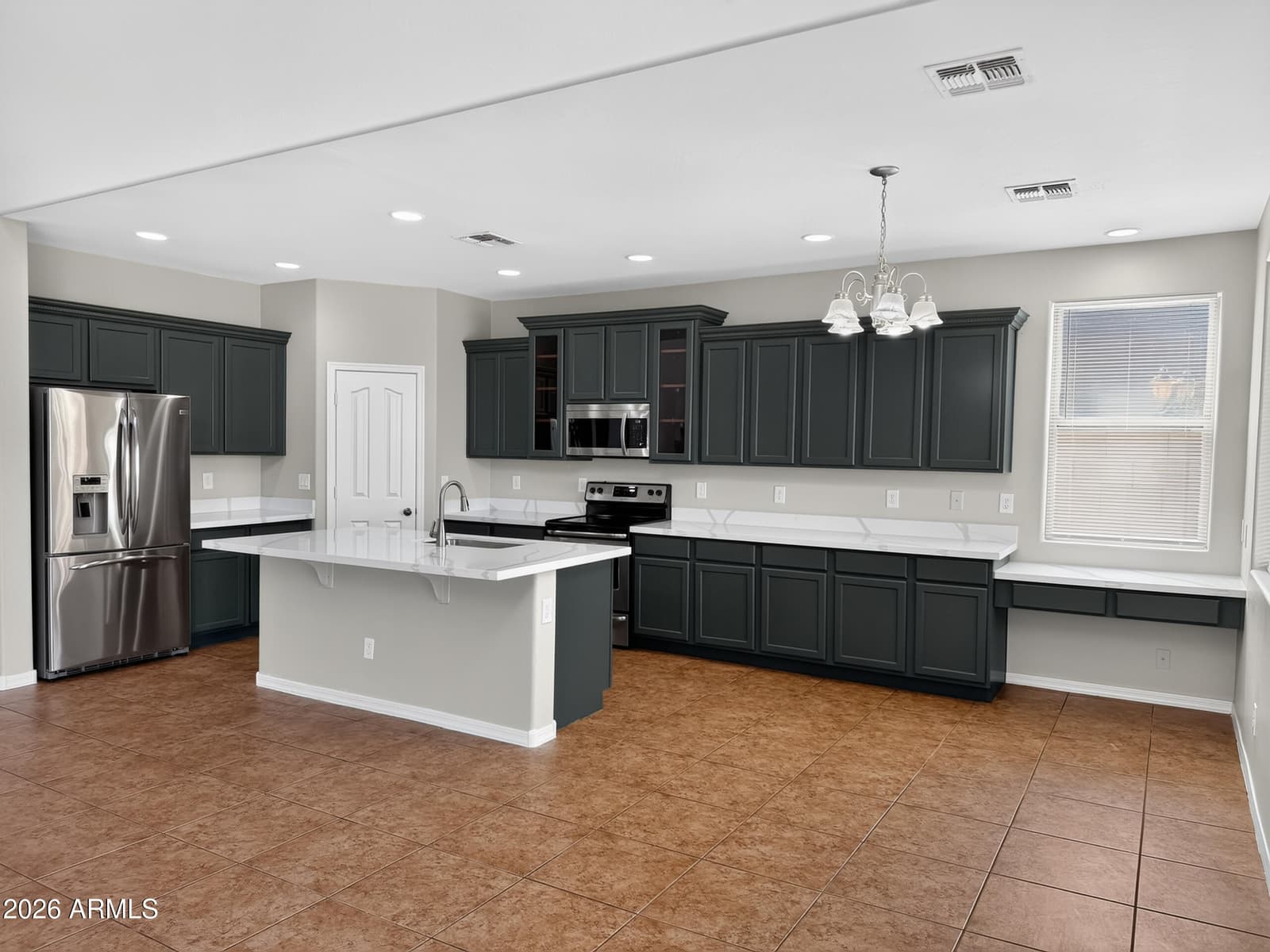 728 W DESERT CANYON Drive, San Tan Valley, AZ 85143 — photo 9 of 58
