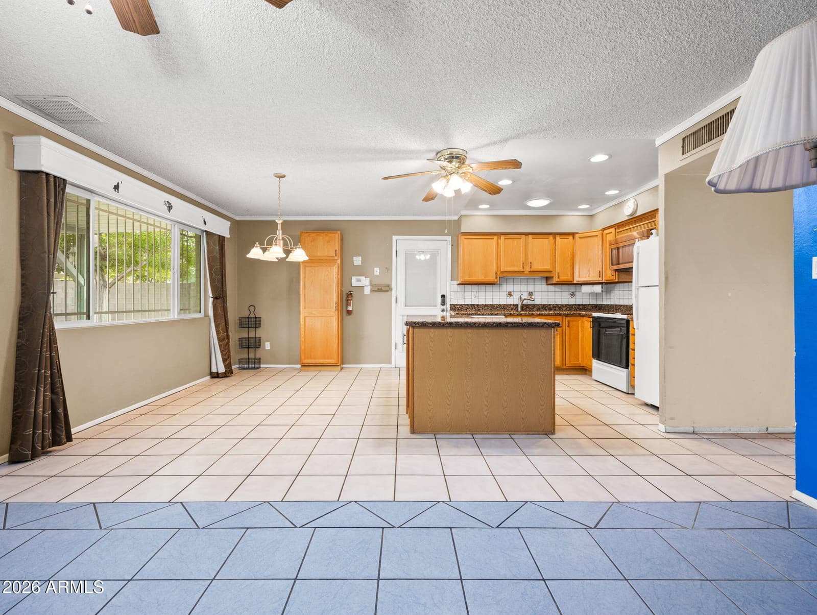 2236 W MORNINGSIDE Drive, Phoenix, AZ 85023 — photo 5 of 27