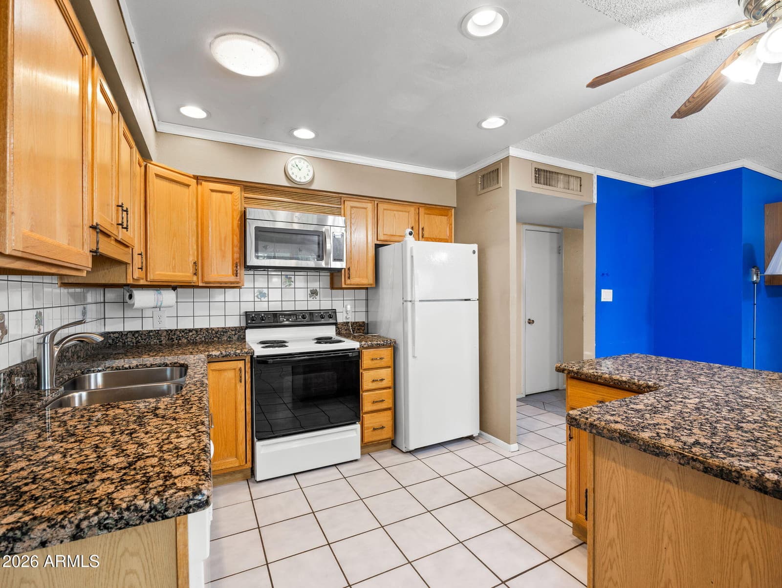 2236 W MORNINGSIDE Drive, Phoenix, AZ 85023 — photo 8 of 27