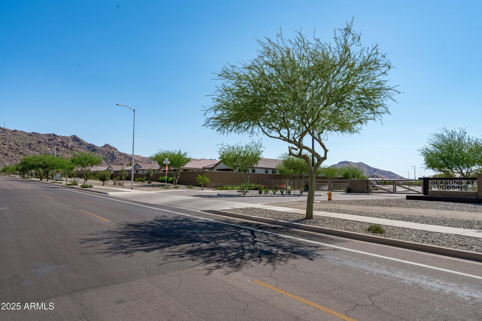 618 E Piedmont Road, Phoenix, AZ 85042 — photo 4 of 63