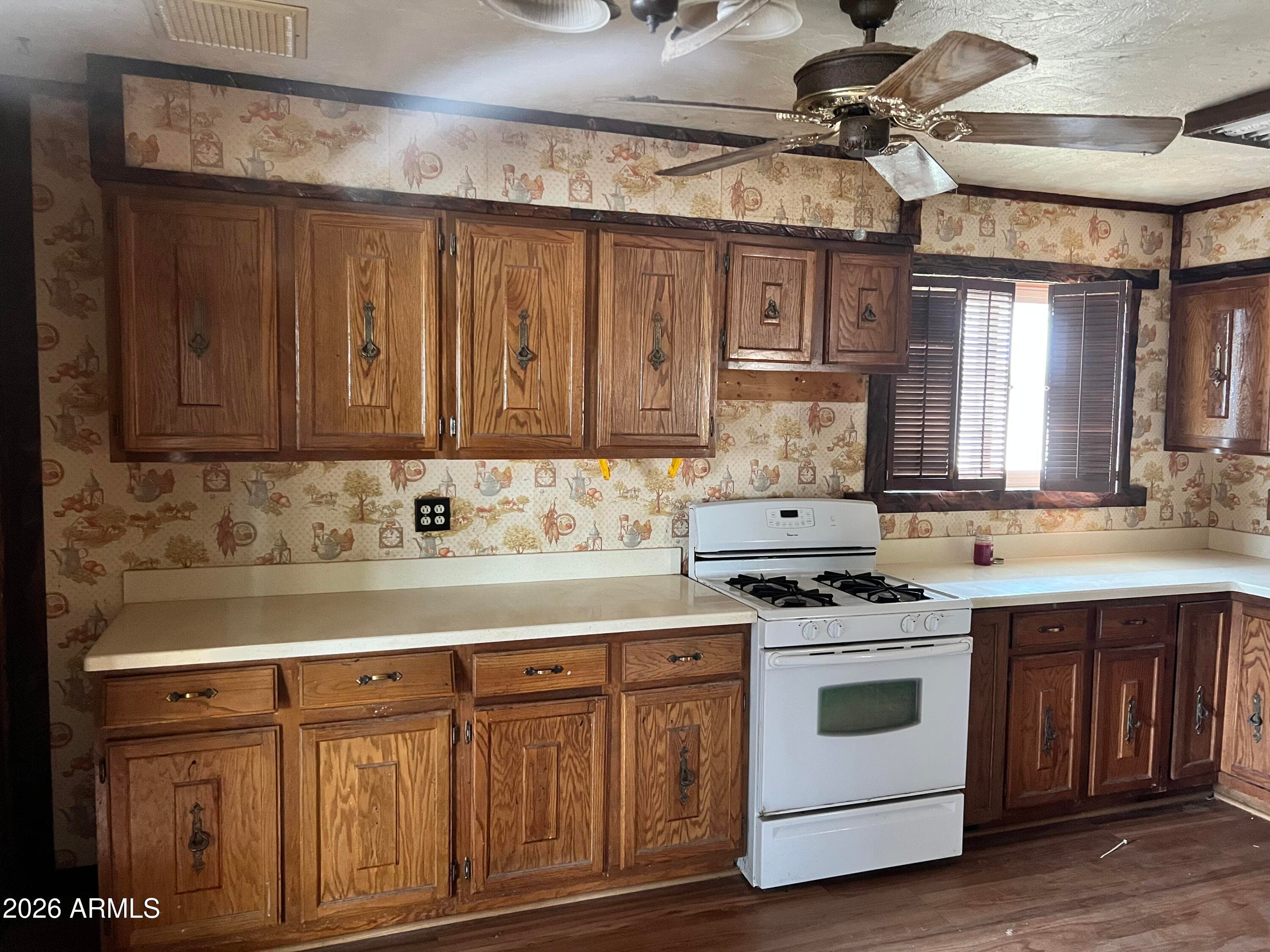 315 W FAIRHAVEN Road, Kearny, AZ 85137 — photo 6 of 9