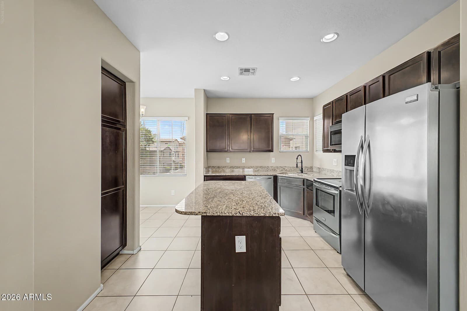 1940 N 77TH Drive, Phoenix, AZ 85035 — photo 8 of 32