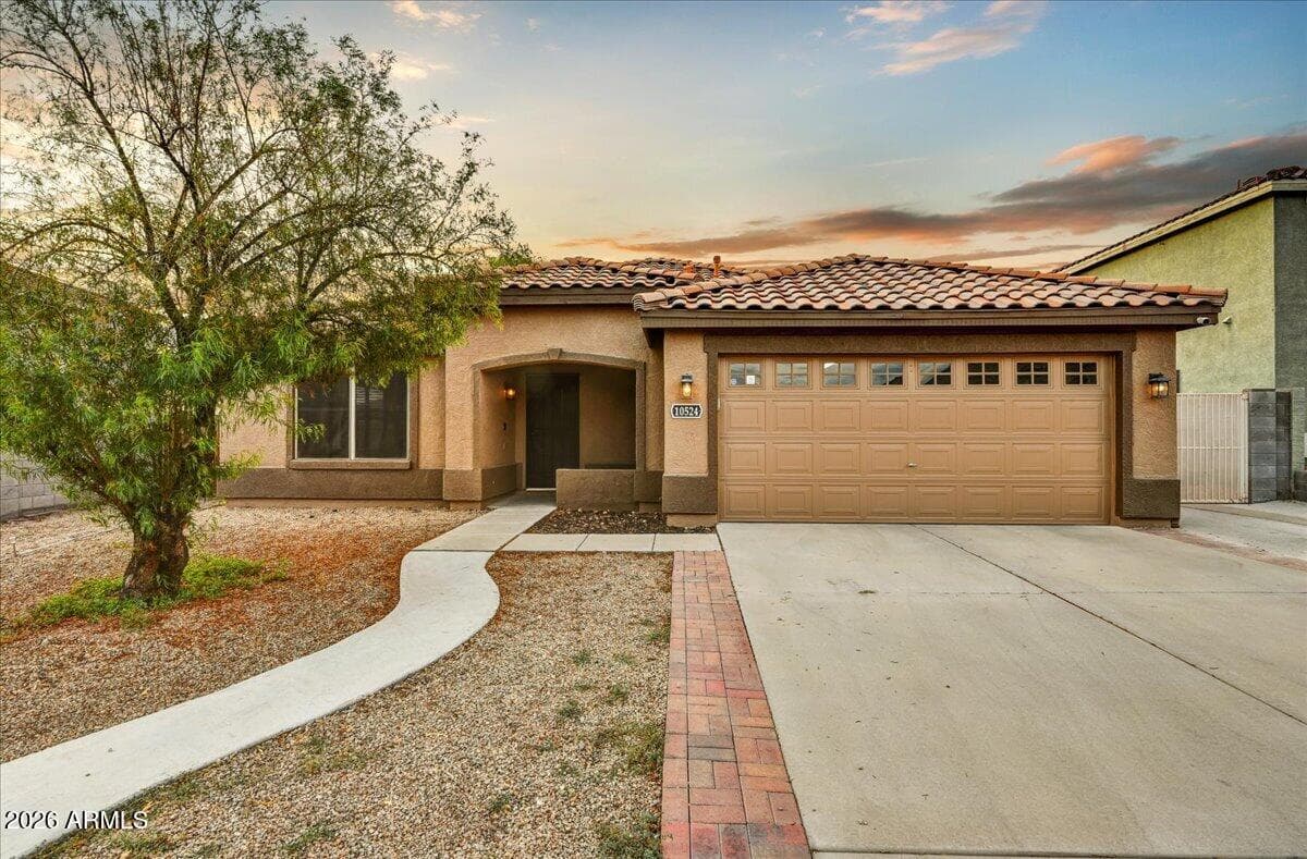 10524 W COUNTRY CLUB Trail, Peoria, AZ 85383 — photo 1 of 25