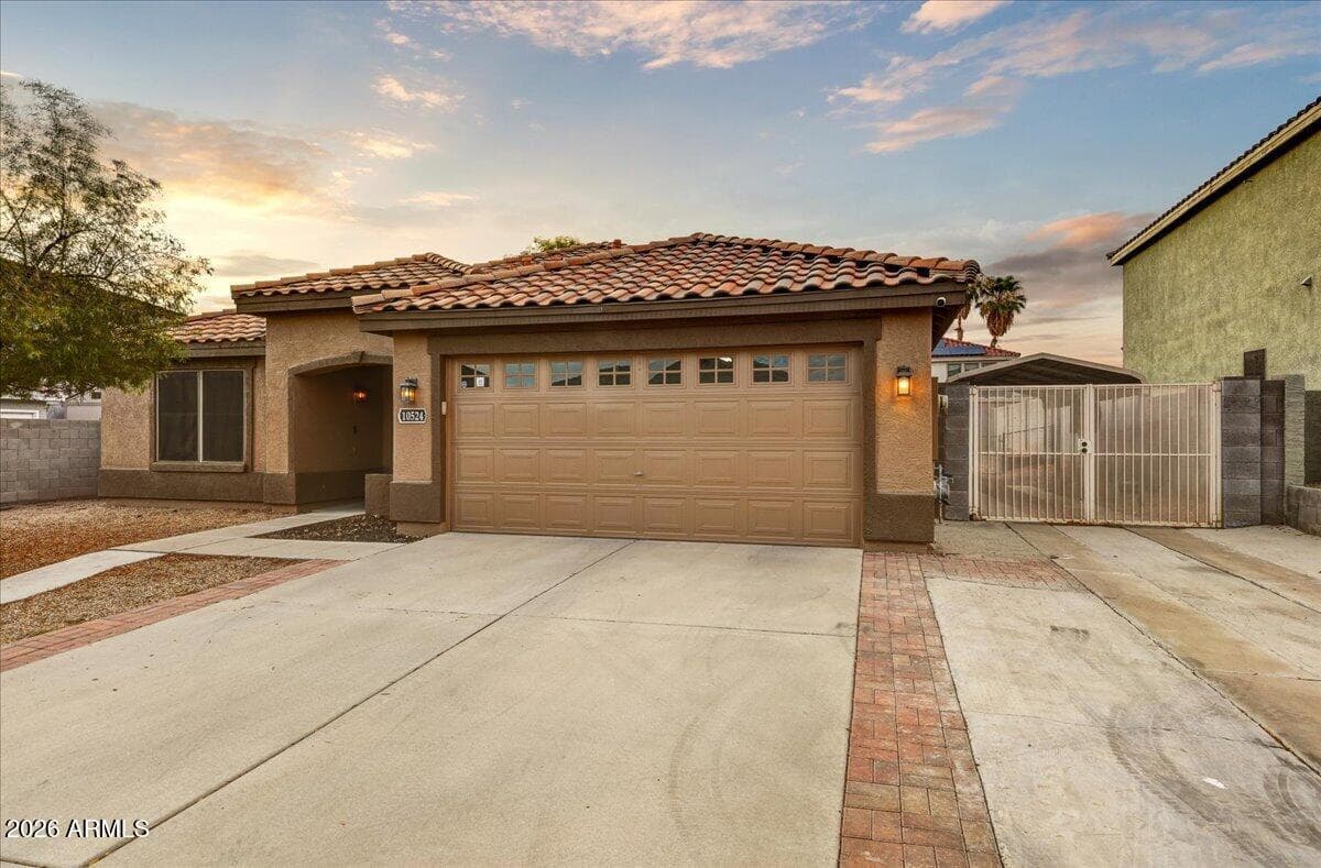 10524 W COUNTRY CLUB Trail, Peoria, AZ 85383 — photo 2 of 25