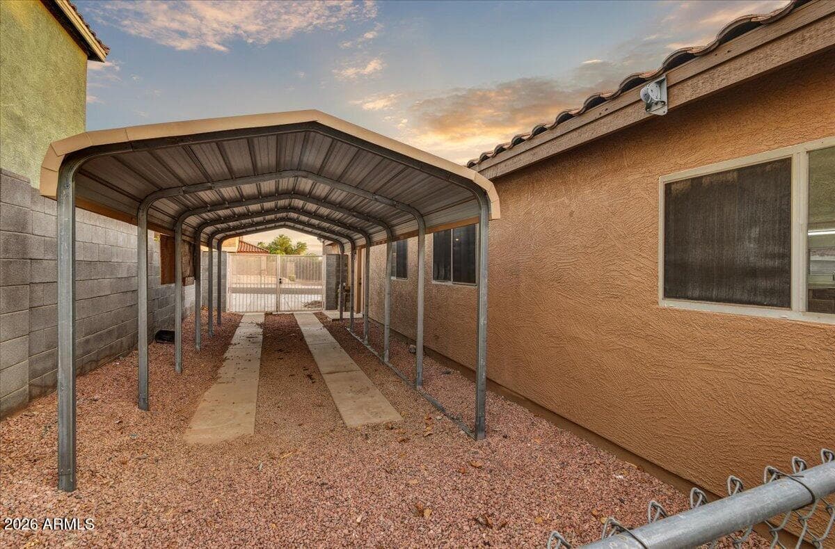 10524 W COUNTRY CLUB Trail, Peoria, AZ 85383 — photo 3 of 25