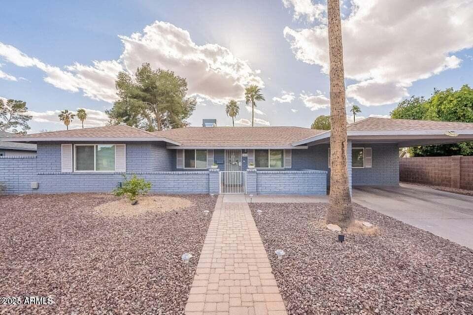 10844 N 37th Street, Phoenix, AZ 85028 — photo 1 of 59