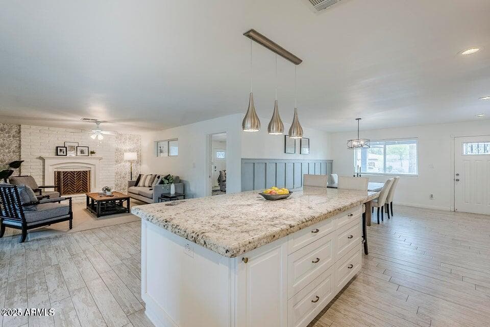 10844 N 37th Street, Phoenix, AZ 85028 — photo 9 of 59