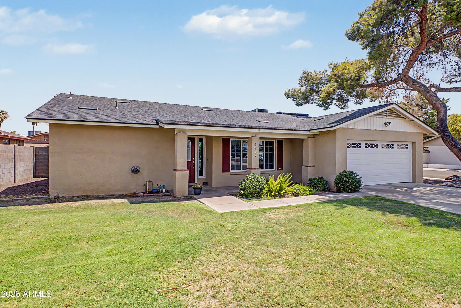 4737 W BERYL Avenue, Glendale, AZ 85302 — photo 3 of 28