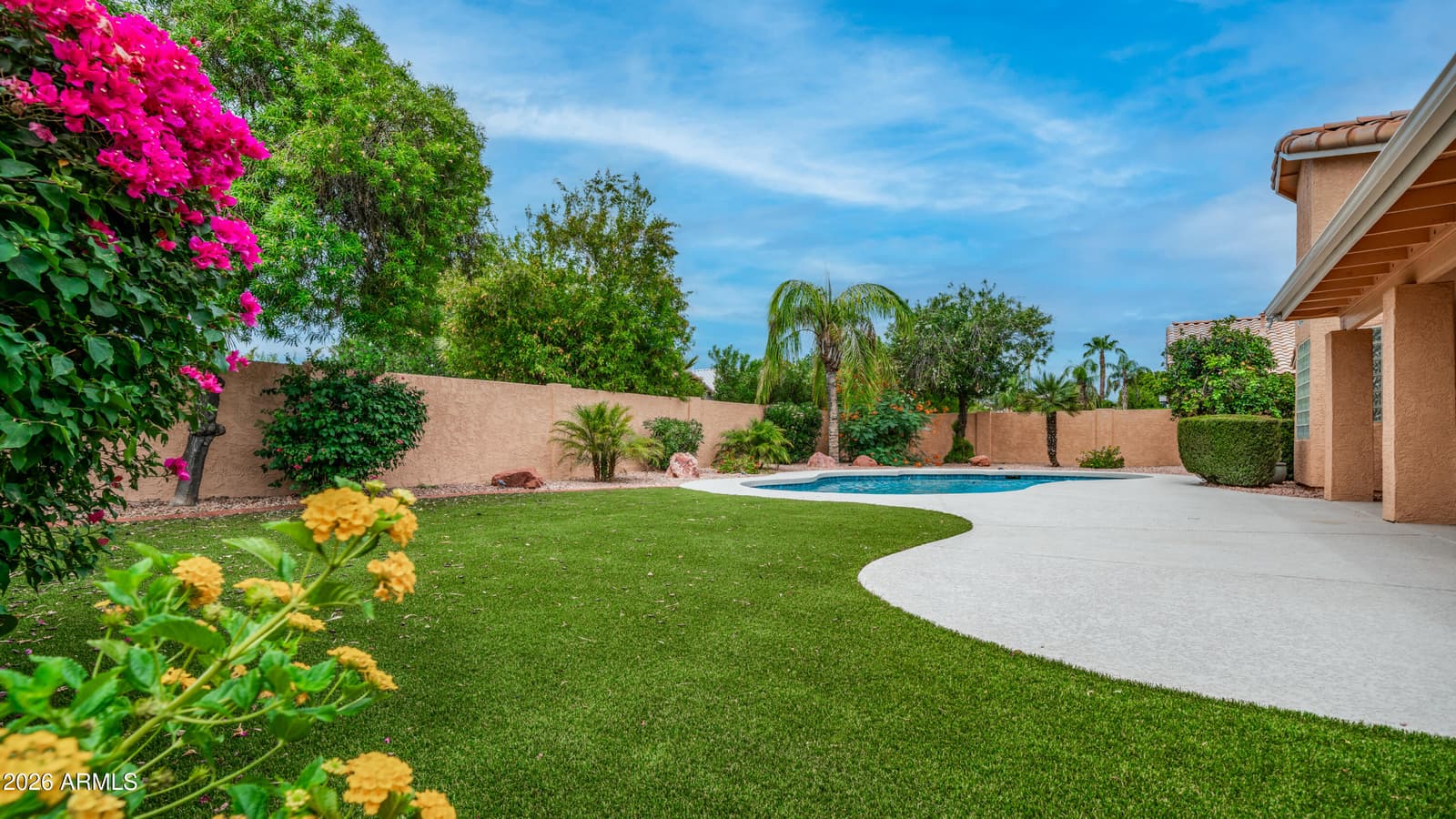 1359 W LARONA Lane, Tempe, AZ 85284 — photo 10 of 83