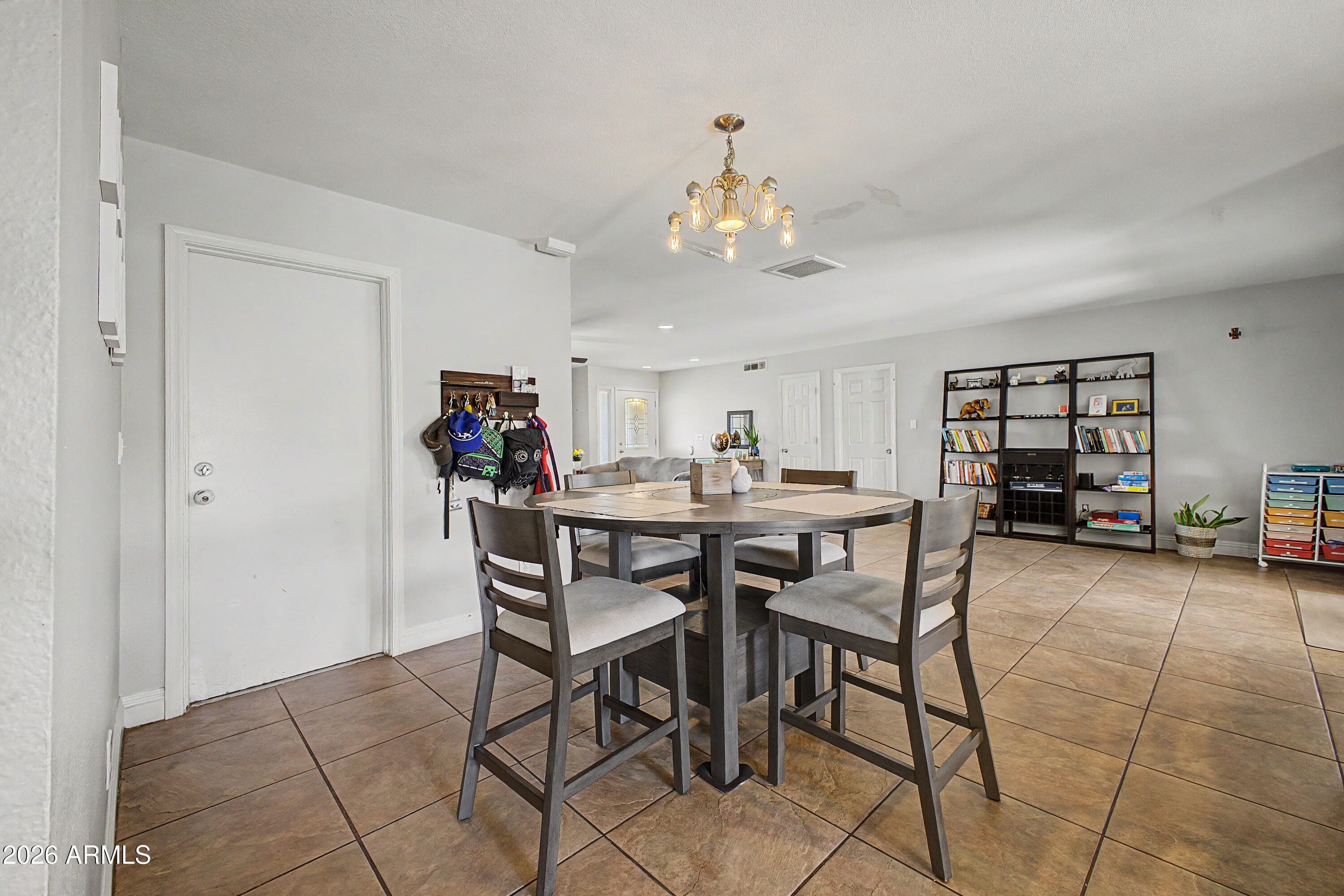 4737 W BERYL Avenue, Glendale, AZ 85302 — photo 10 of 28