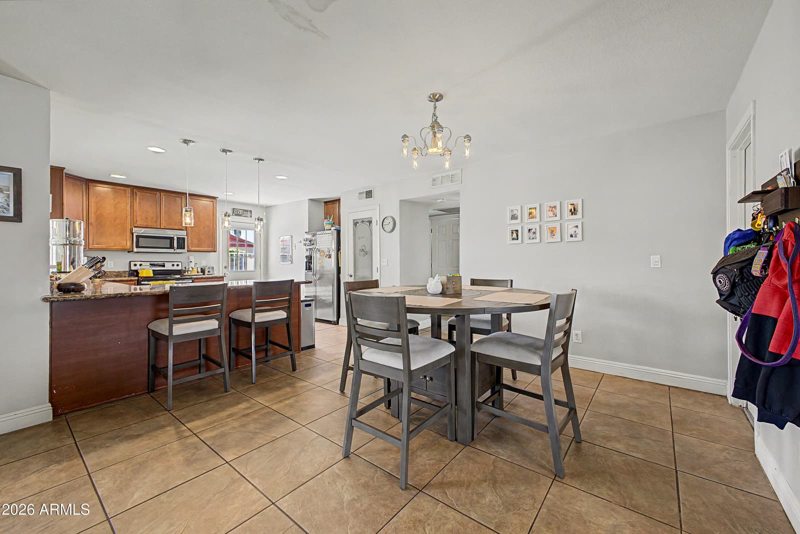 4737 W BERYL Avenue, Glendale, AZ 85302 — photo 9 of 28