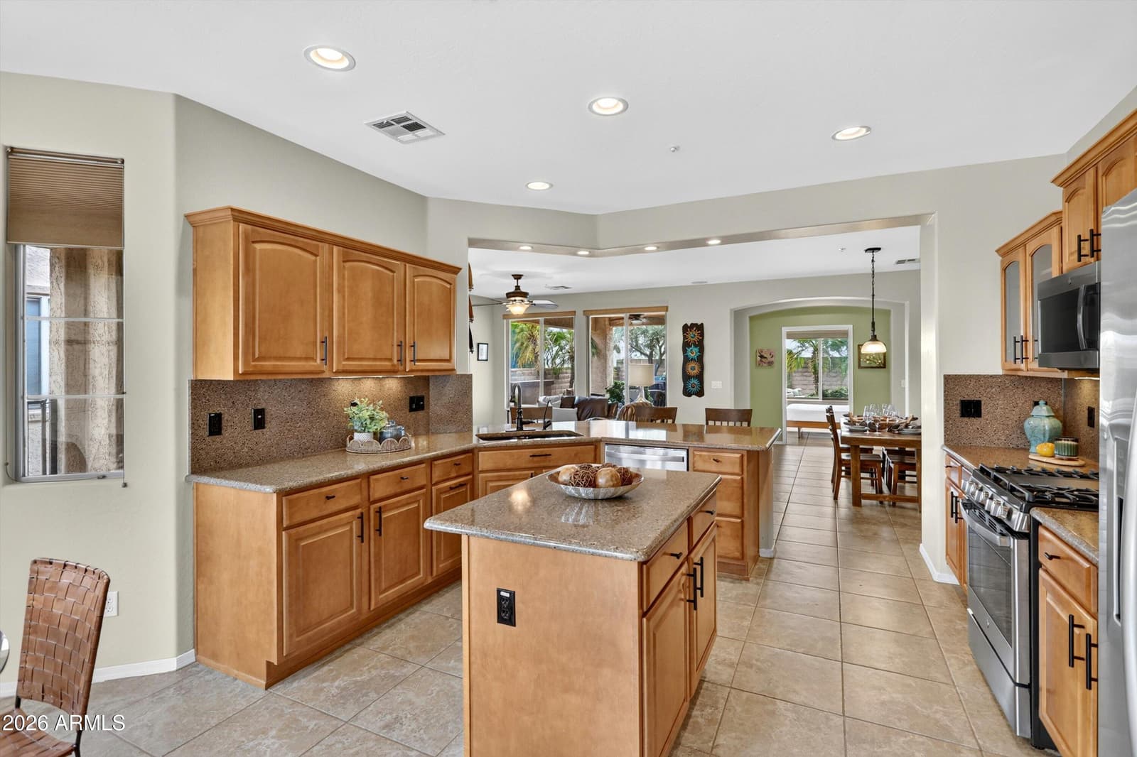 13055 W Redbird Road W, Peoria, AZ 85383 — photo 14 of 109