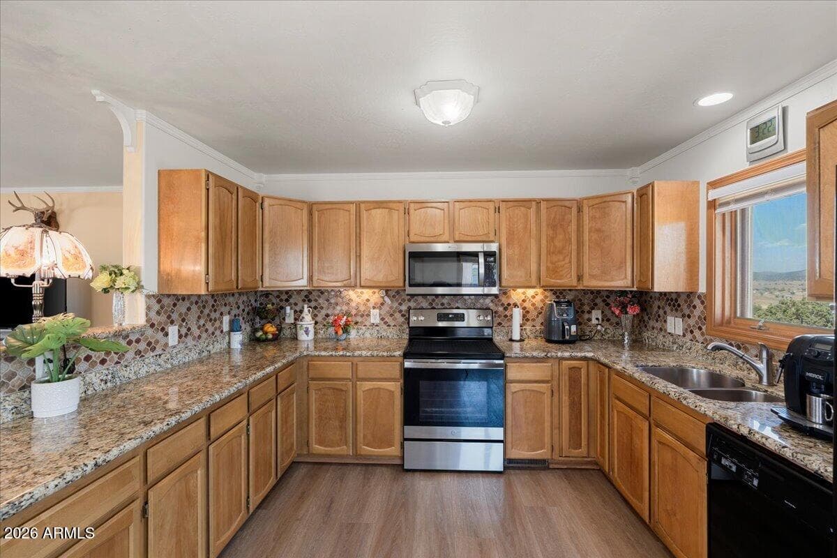 974 N GRANDVIEW, Paulden, AZ 86334 — photo 10 of 32