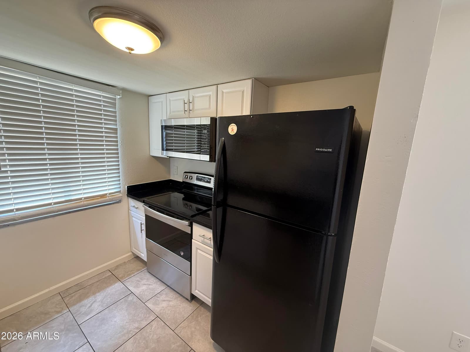 8450 N 34TH Drive, Phoenix, AZ 85051 — photo 4 of 9