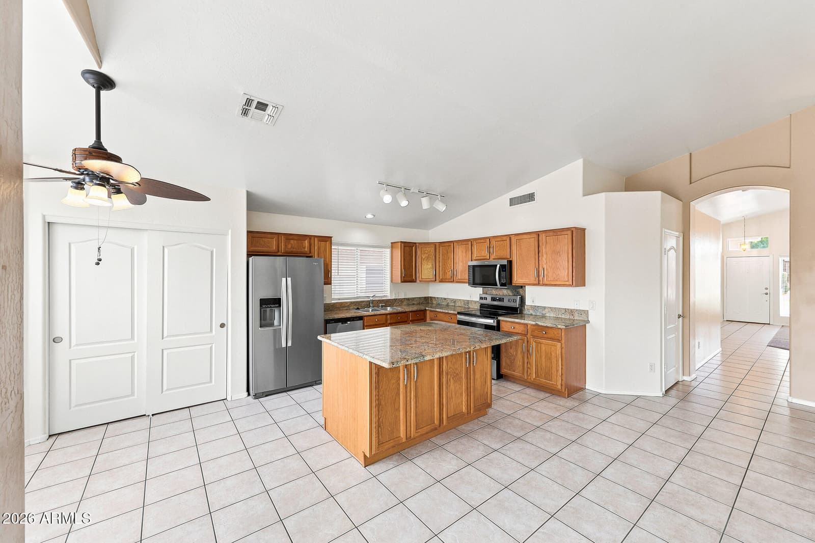 1109 E MONTOYA Lane, Phoenix, AZ 85024 — photo 5 of 48