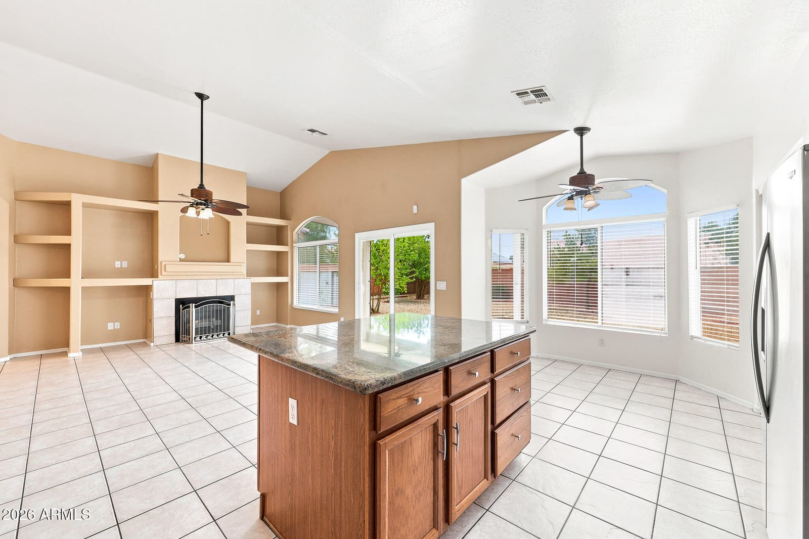 1109 E MONTOYA Lane, Phoenix, AZ 85024 — photo 10 of 48