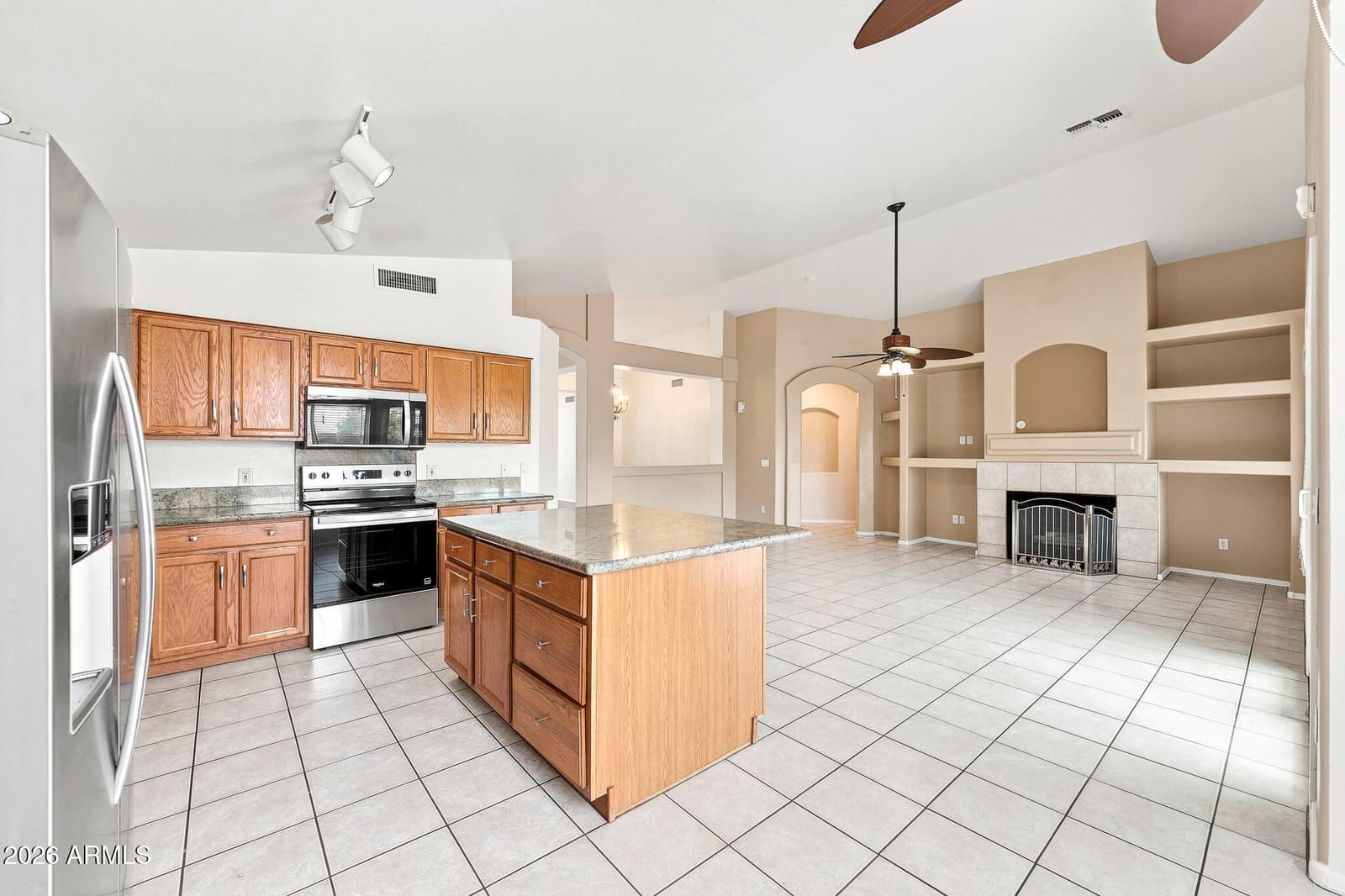 1109 E MONTOYA Lane, Phoenix, AZ 85024 — photo 11 of 48