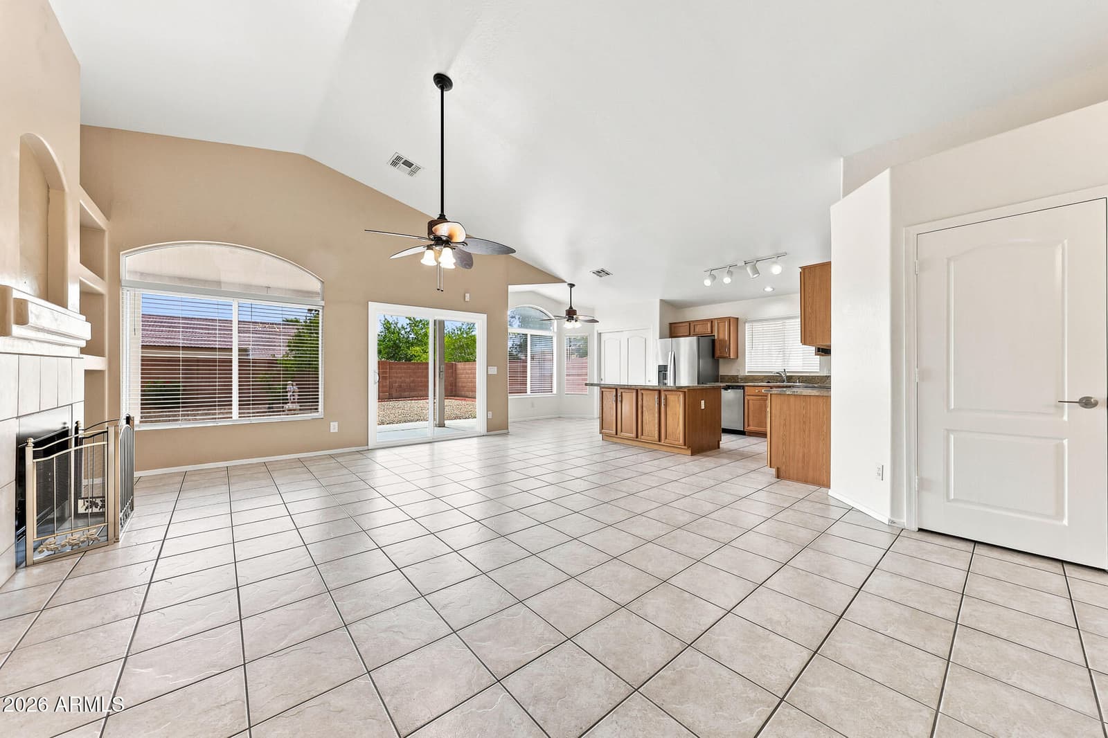 1109 E MONTOYA Lane, Phoenix, AZ 85024 — photo 16 of 48