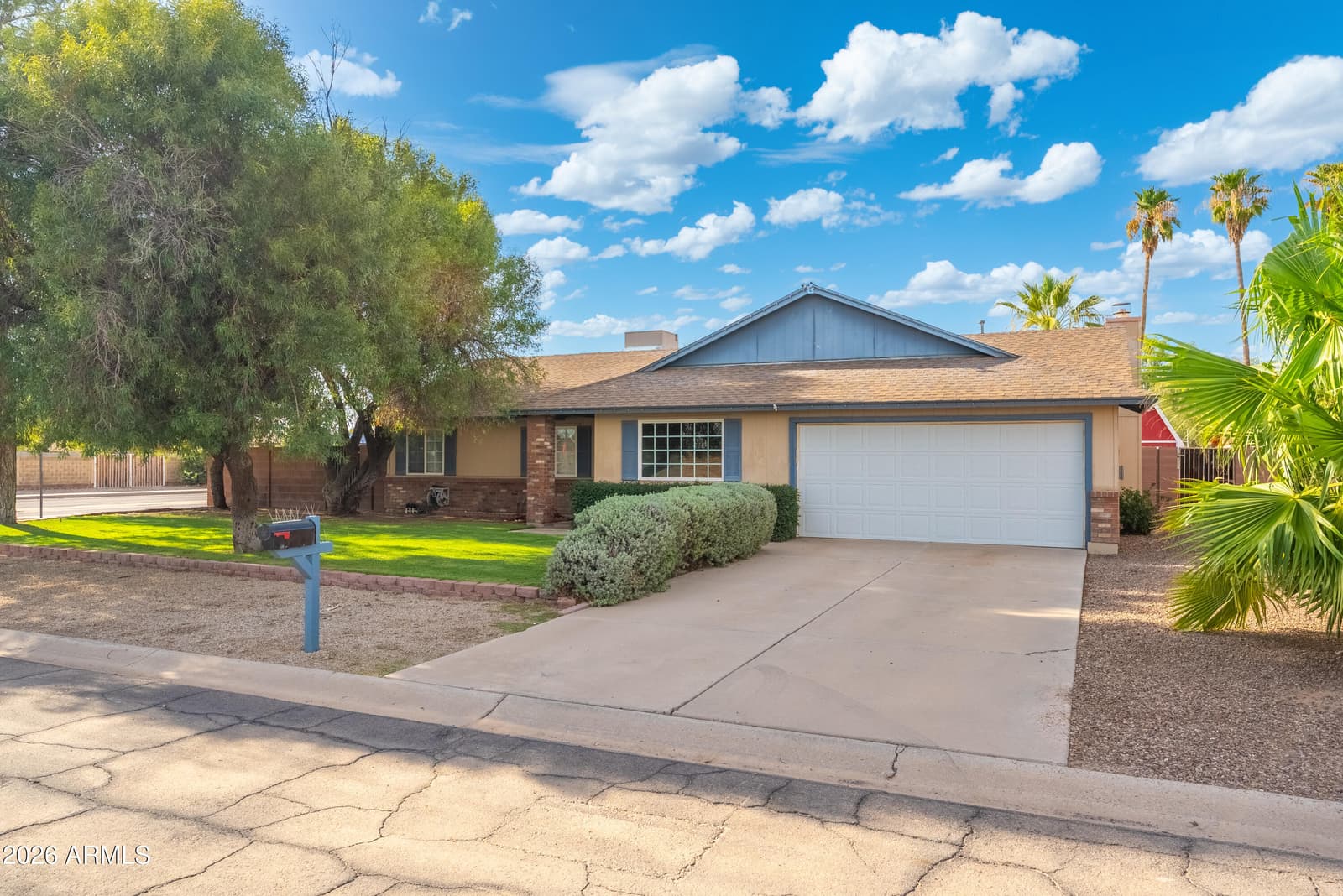 502 E GABRILLA Drive, Casa Grande, AZ 85122 — photo 2 of 48