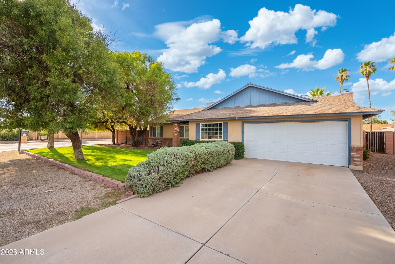 502 E GABRILLA Drive, Casa Grande, AZ 85122 — photo 10 of 48