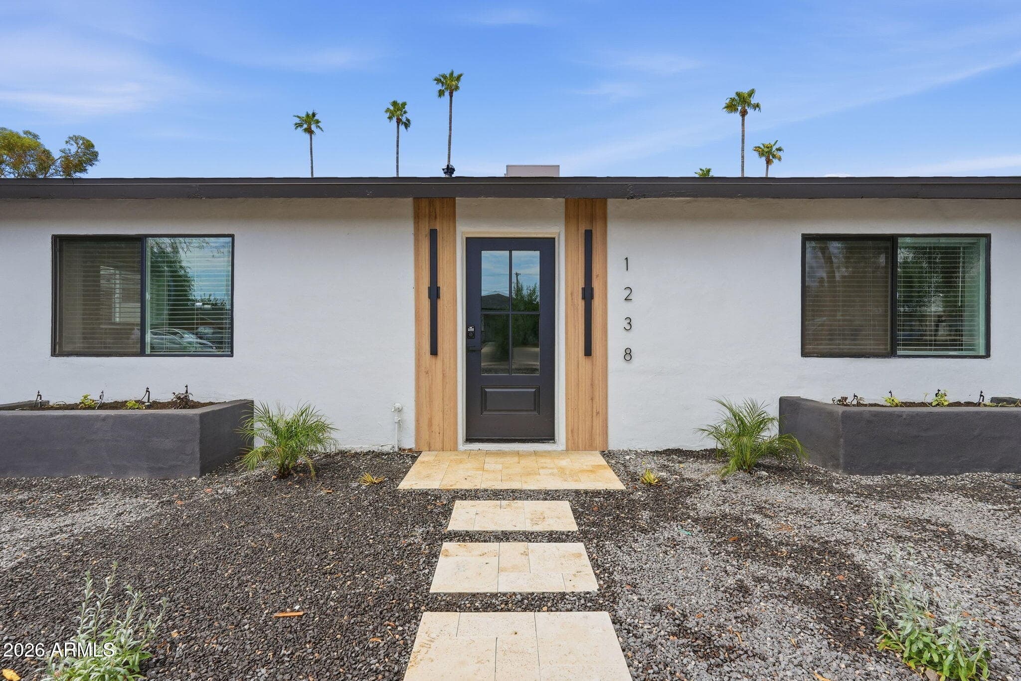 1238 E ALMERIA Road, Phoenix, AZ 85006 — photo 7 of 37