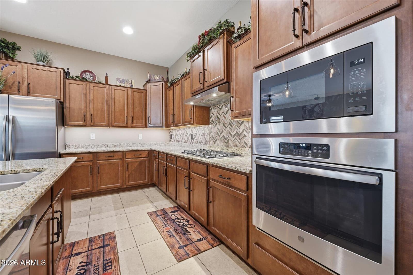 129 W WHITE OAK Avenue, Queen Creek, AZ 85140 — photo 14 of 61