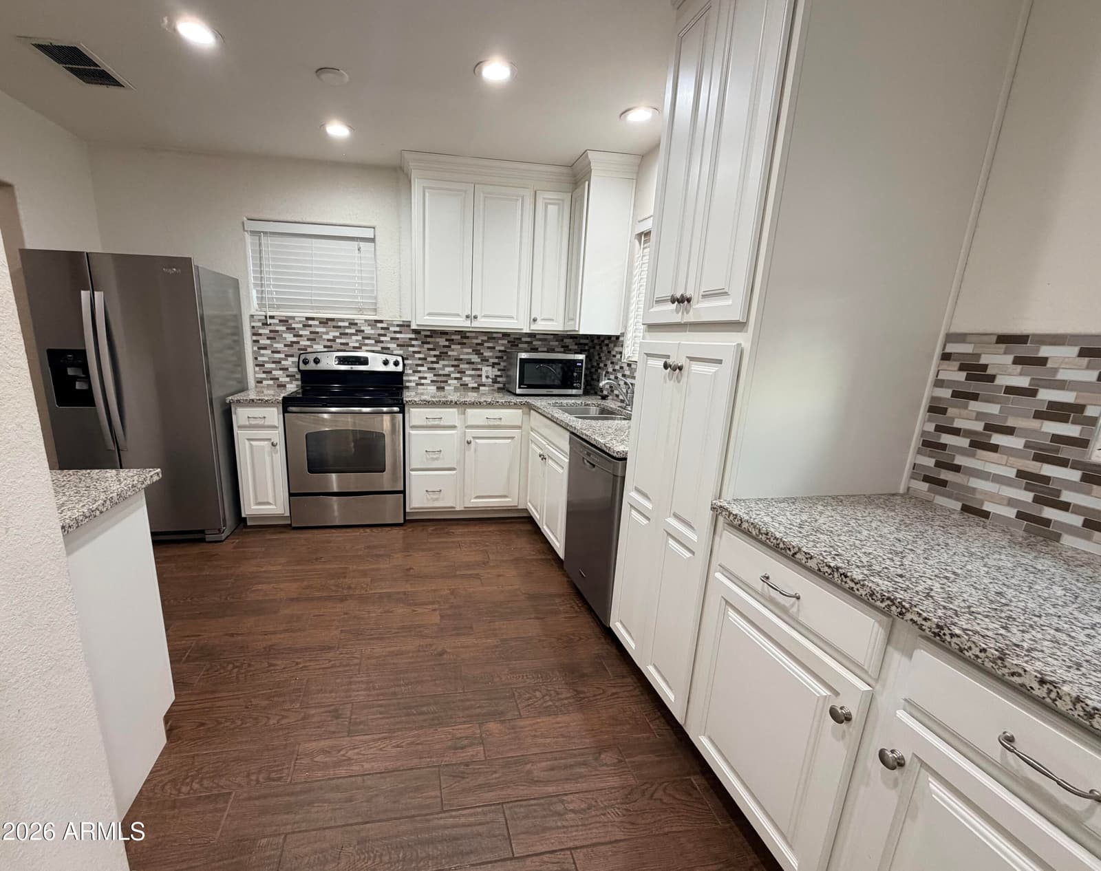 2854 N GREENFIELD Road, Phoenix, AZ 85006 — photo 4 of 13