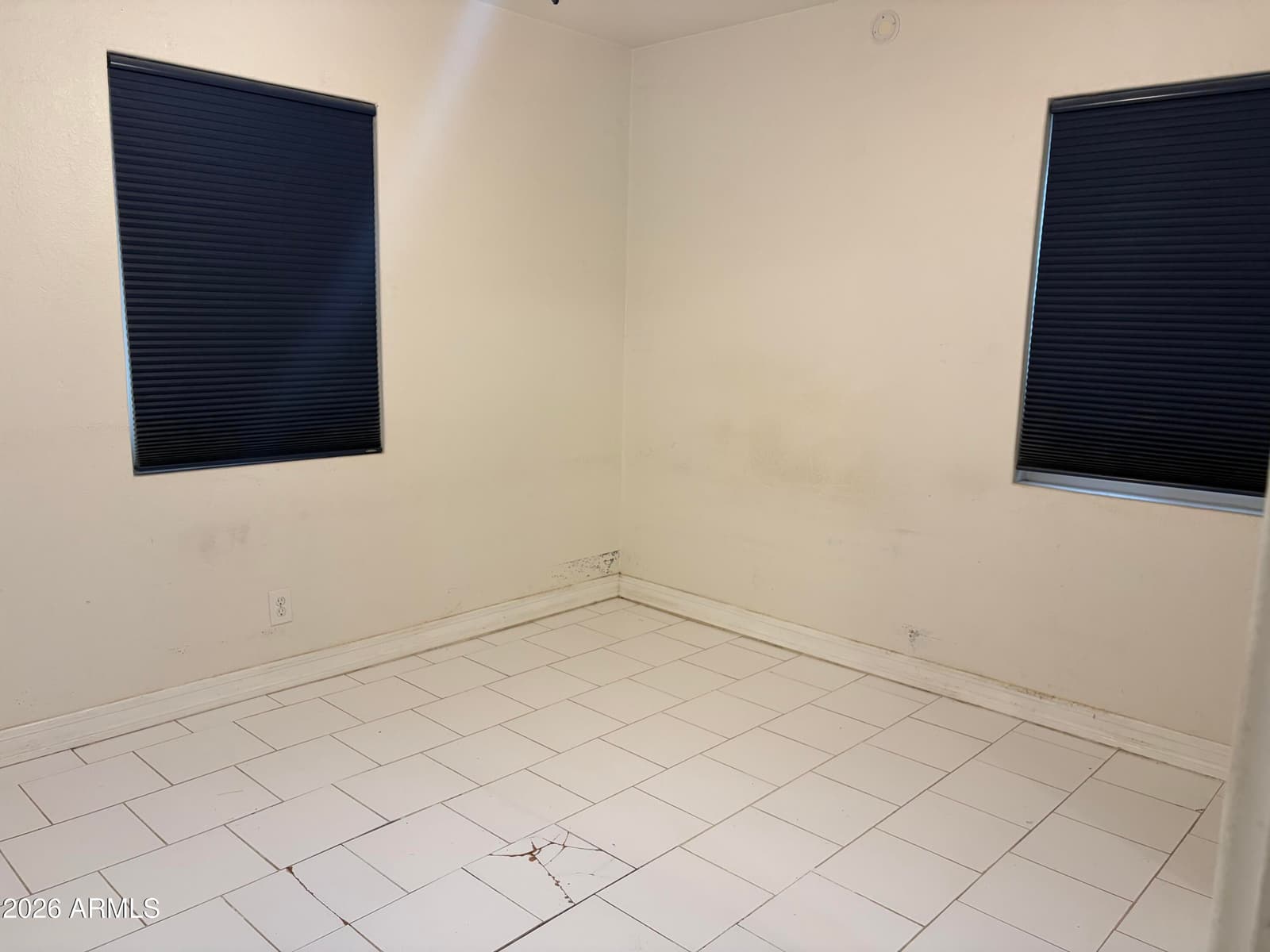 2854 N GREENFIELD Road, Phoenix, AZ 85006 — photo 6 of 13