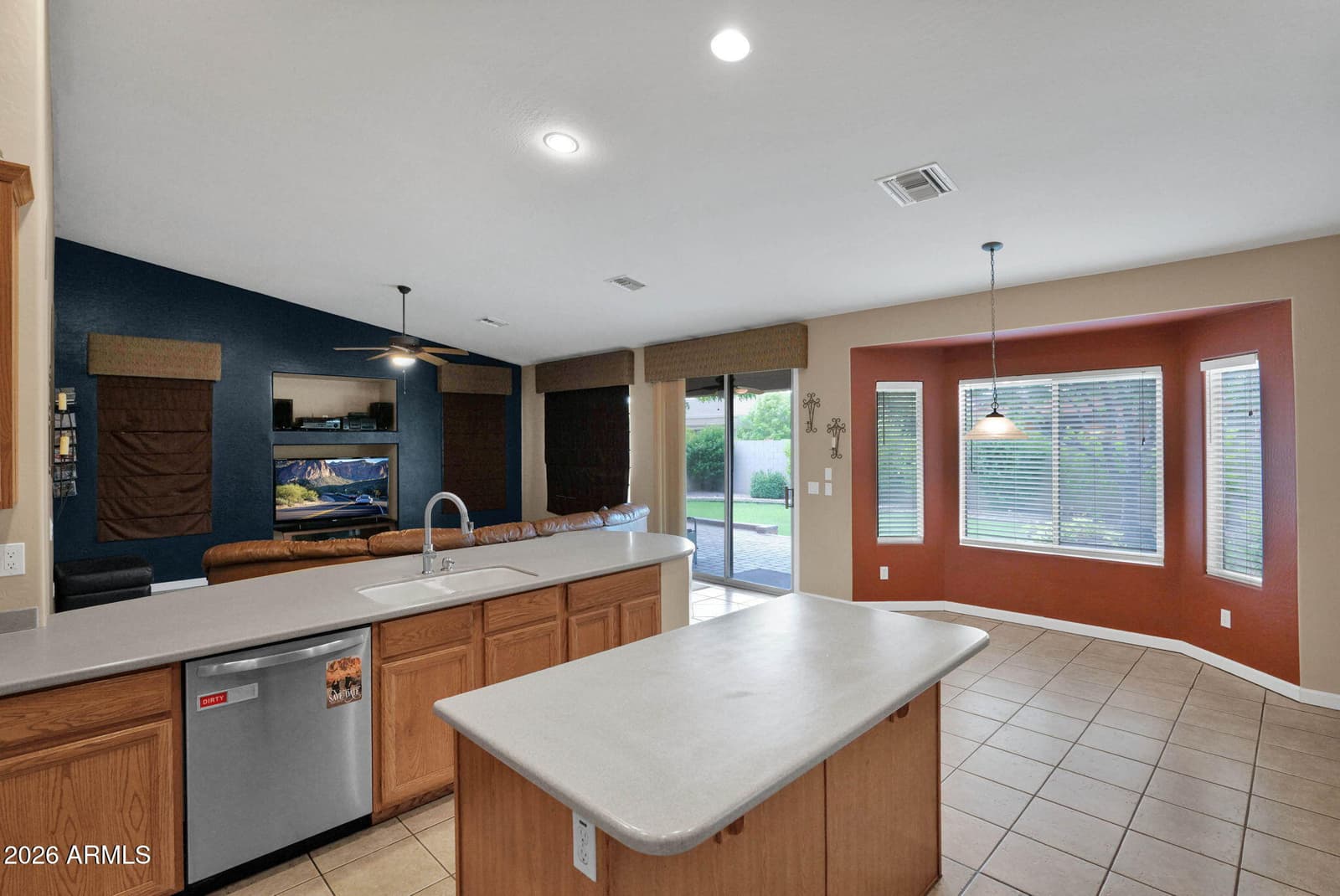 1122 E LONGHORN Place, Chandler, AZ 85286 — photo 10 of 38