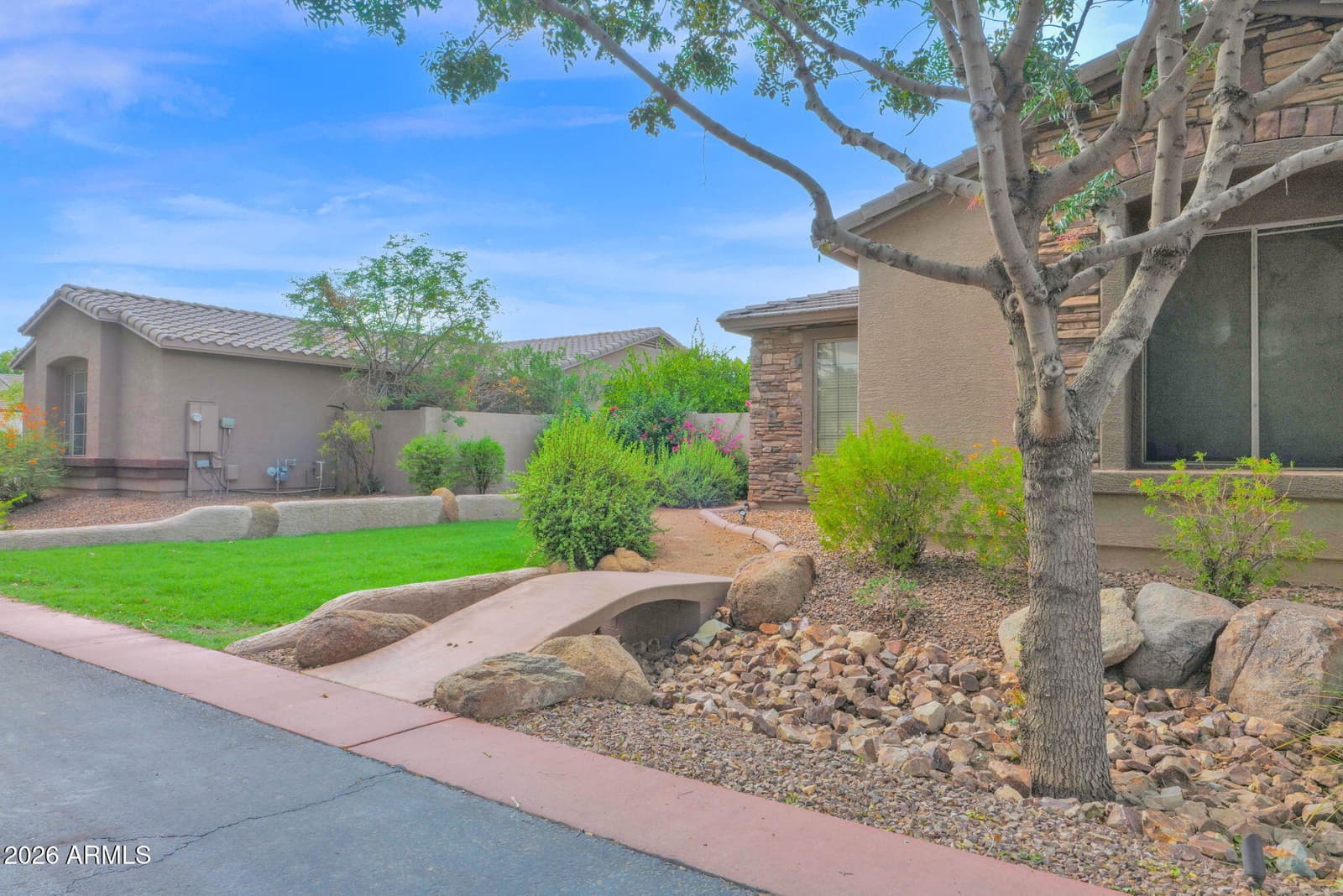 1122 E LONGHORN Place, Chandler, AZ 85286 — photo 2 of 38