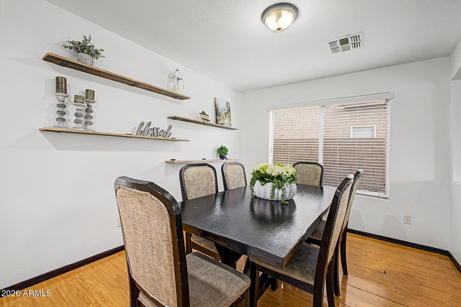 7224 W PIONEER Street, Phoenix, AZ 85043 — photo 8 of 37