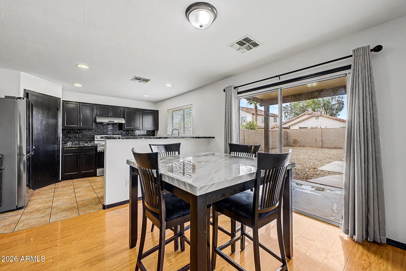 7224 W PIONEER Street, Phoenix, AZ 85043 — photo 11 of 37