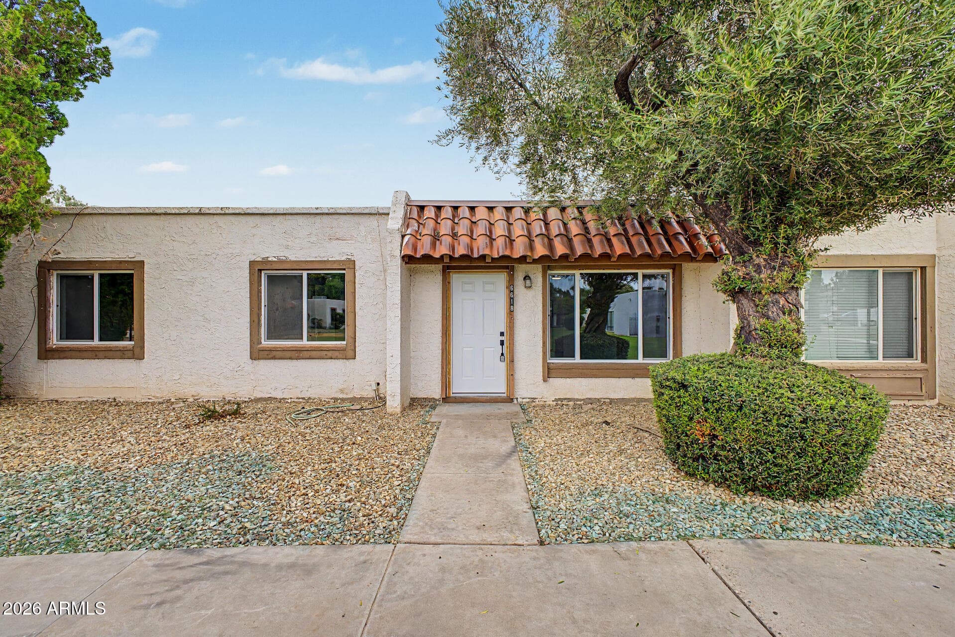 6618 N 46TH Avenue, Glendale, AZ 85301 — photo 1 of 19