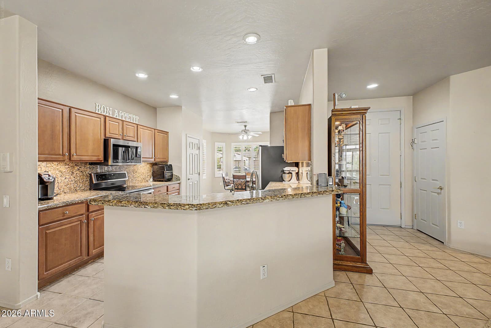 15940 W ZINNIA Court, Surprise, AZ 85374 — photo 9 of 38