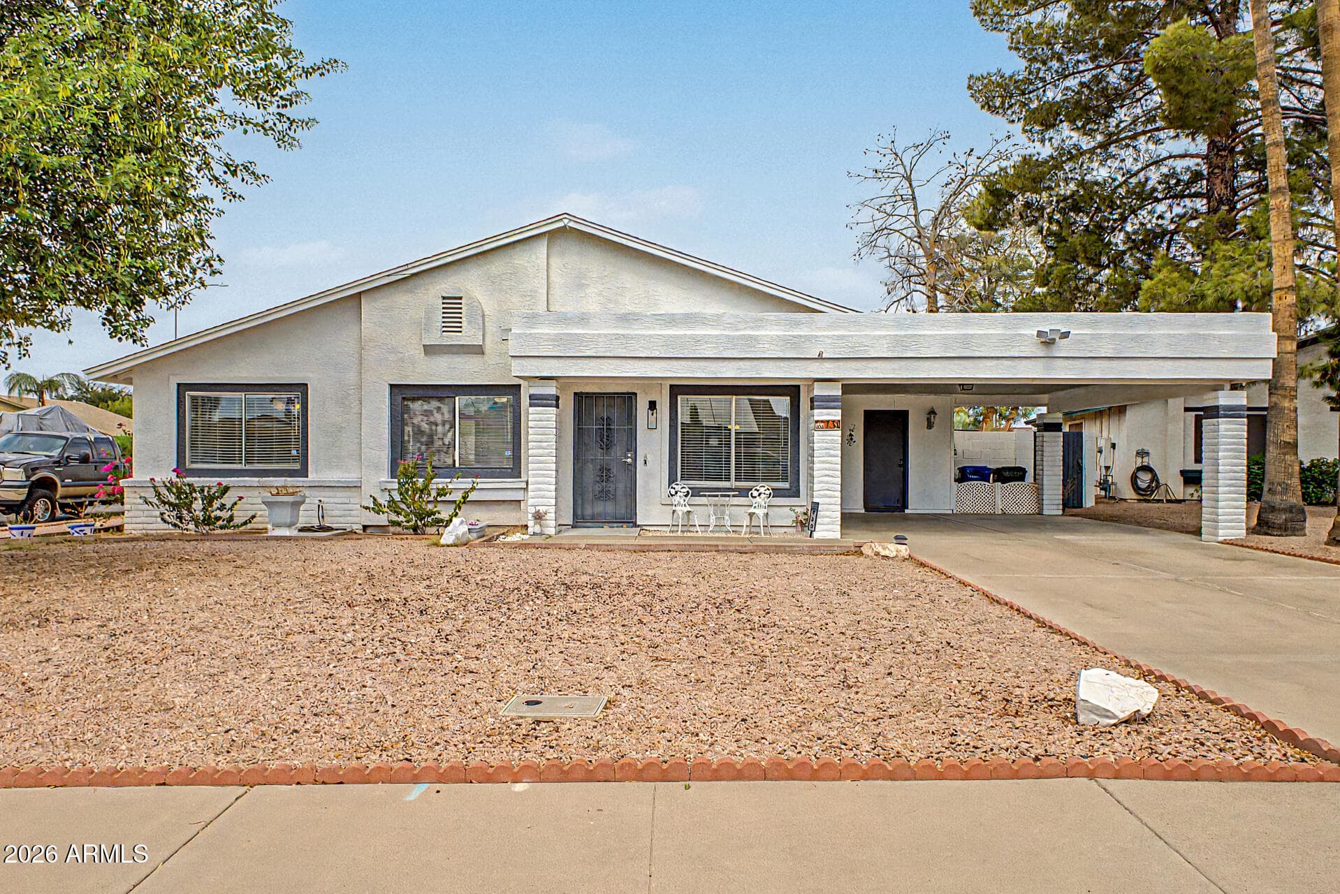 730 S WHITING Circle, Mesa, AZ 85204 — photo 5 of 60