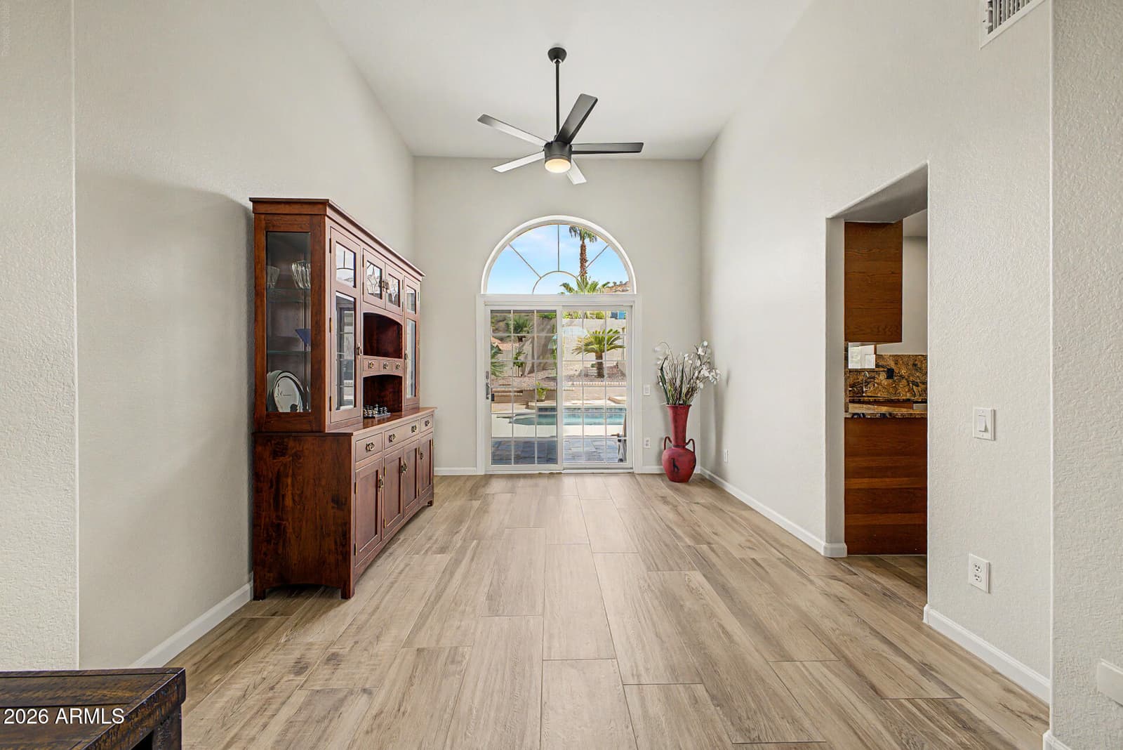 2547 E AMBER RIDGE Way, Phoenix, AZ 85048 — photo 10 of 73