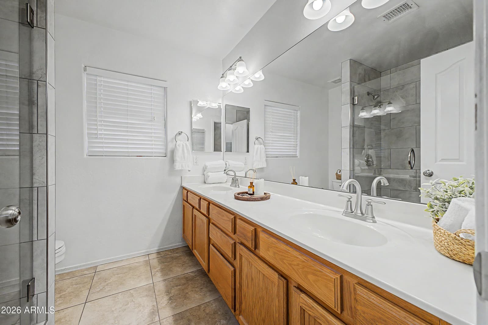140 W BAYLOR Lane, Gilbert, AZ 85233 — photo 17 of 28