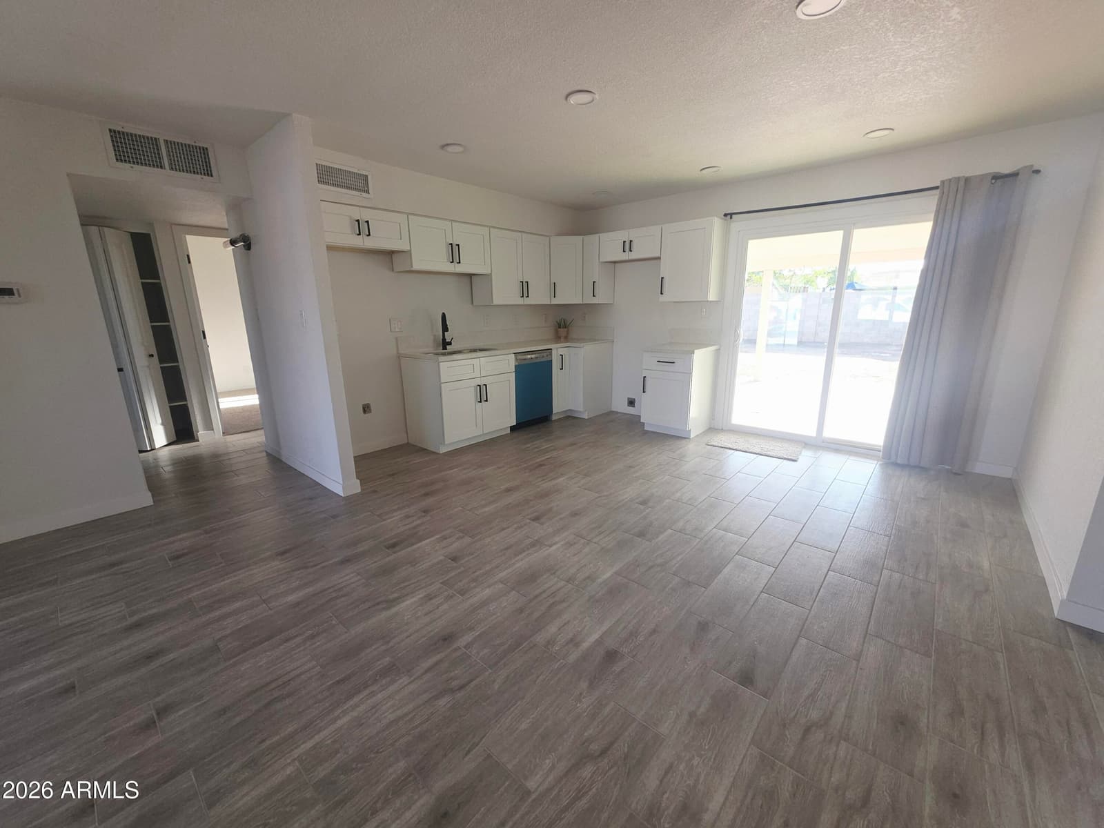 2516 N 47TH Drive, Phoenix, AZ 85035 — photo 11 of 18