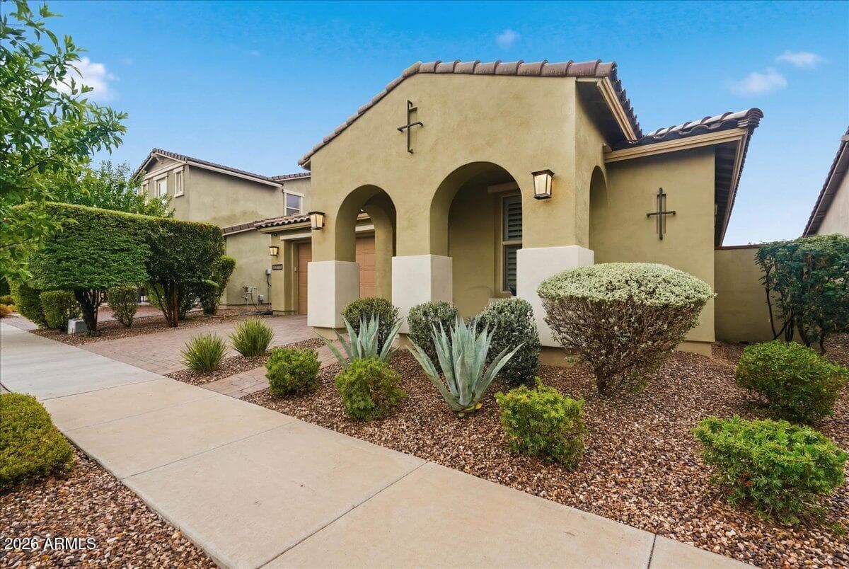 10117 E WAVELENGTH Avenue, Mesa, AZ 85212 — photo 3 of 56