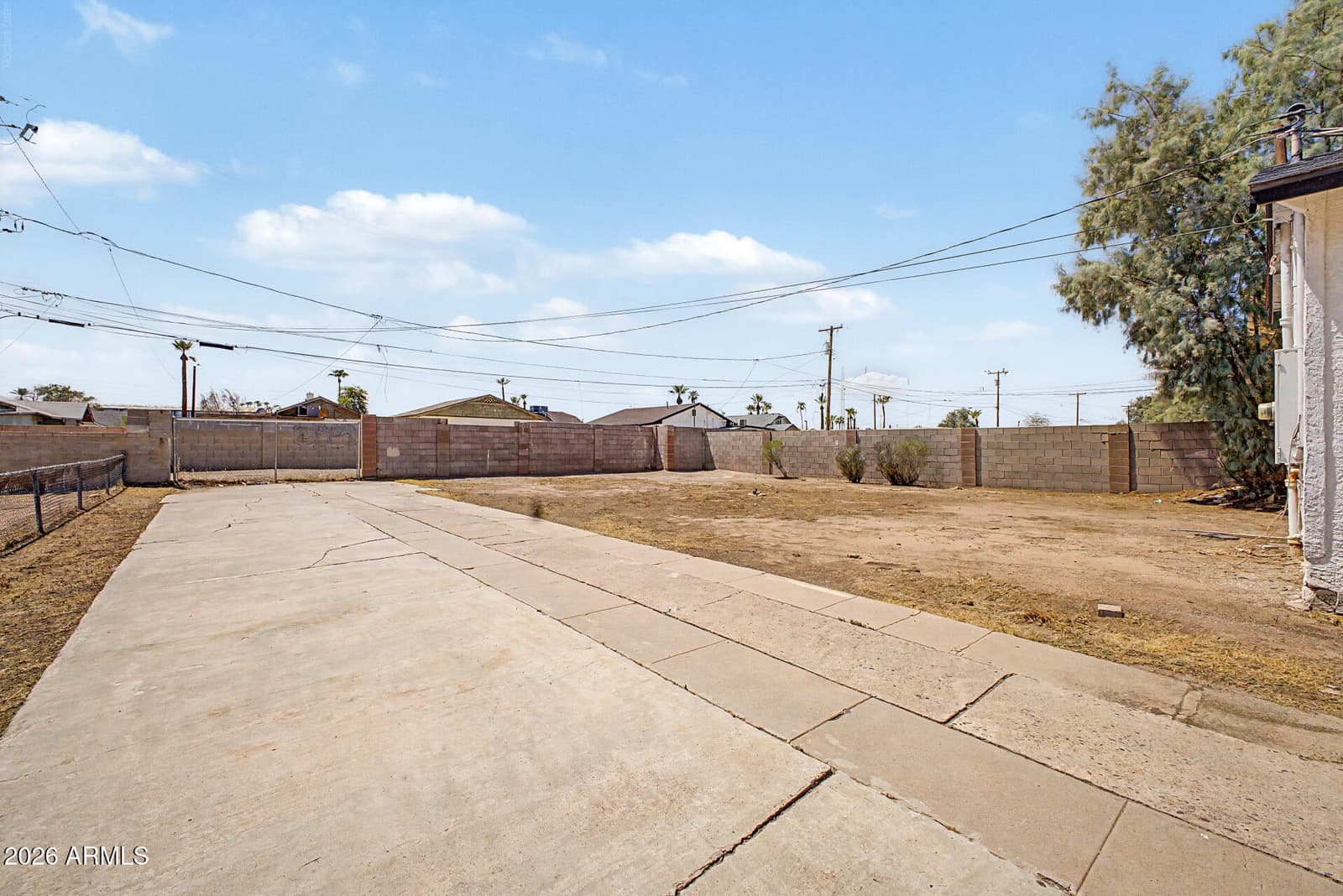324 N 18TH Avenue, Phoenix, AZ 85007 — photo 9 of 15