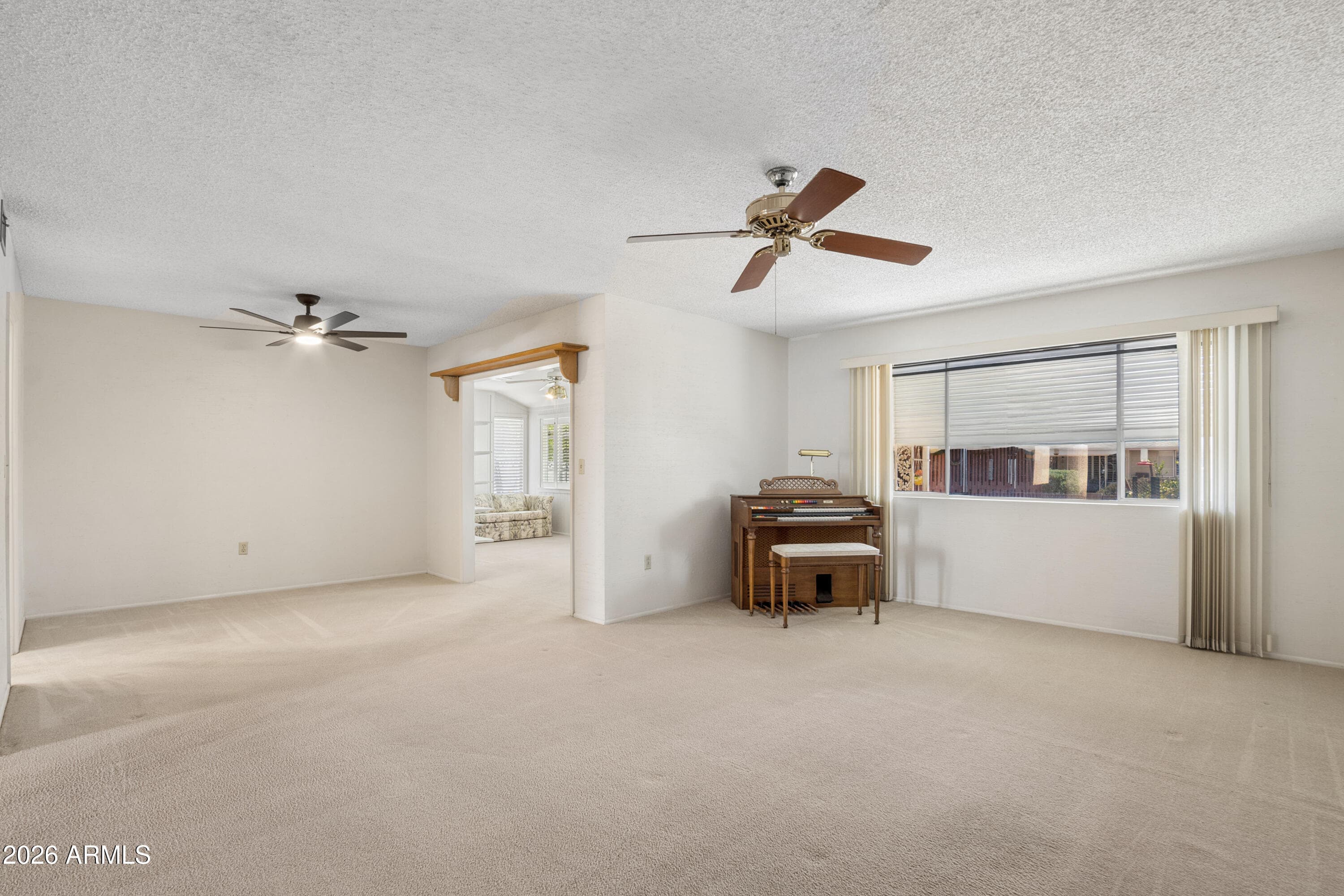 10906 W ROUNDELAY Circle S, Sun City, AZ 85351 — photo 13 of 40