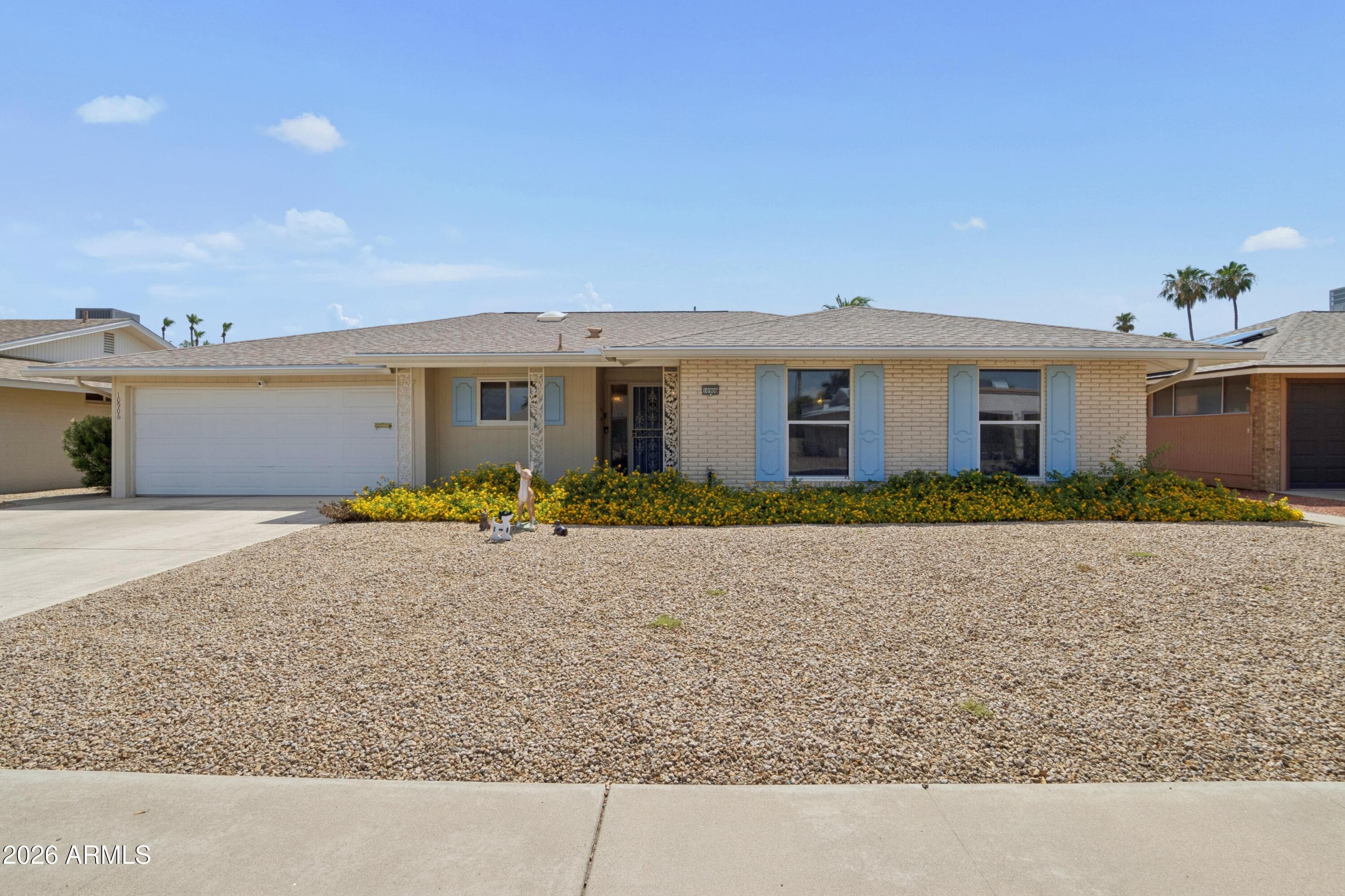 10906 W ROUNDELAY Circle S, Sun City, AZ 85351 — photo 1 of 40
