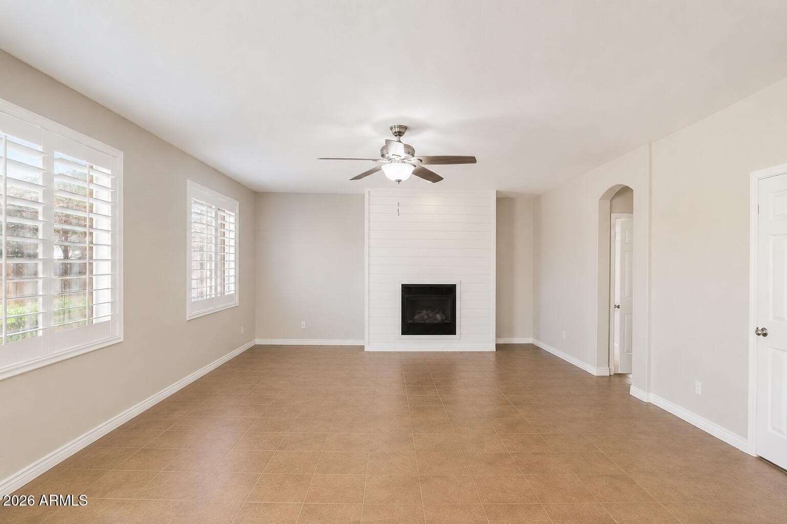8370 W SPUR Drive, Peoria, AZ 85383 — photo 9 of 57