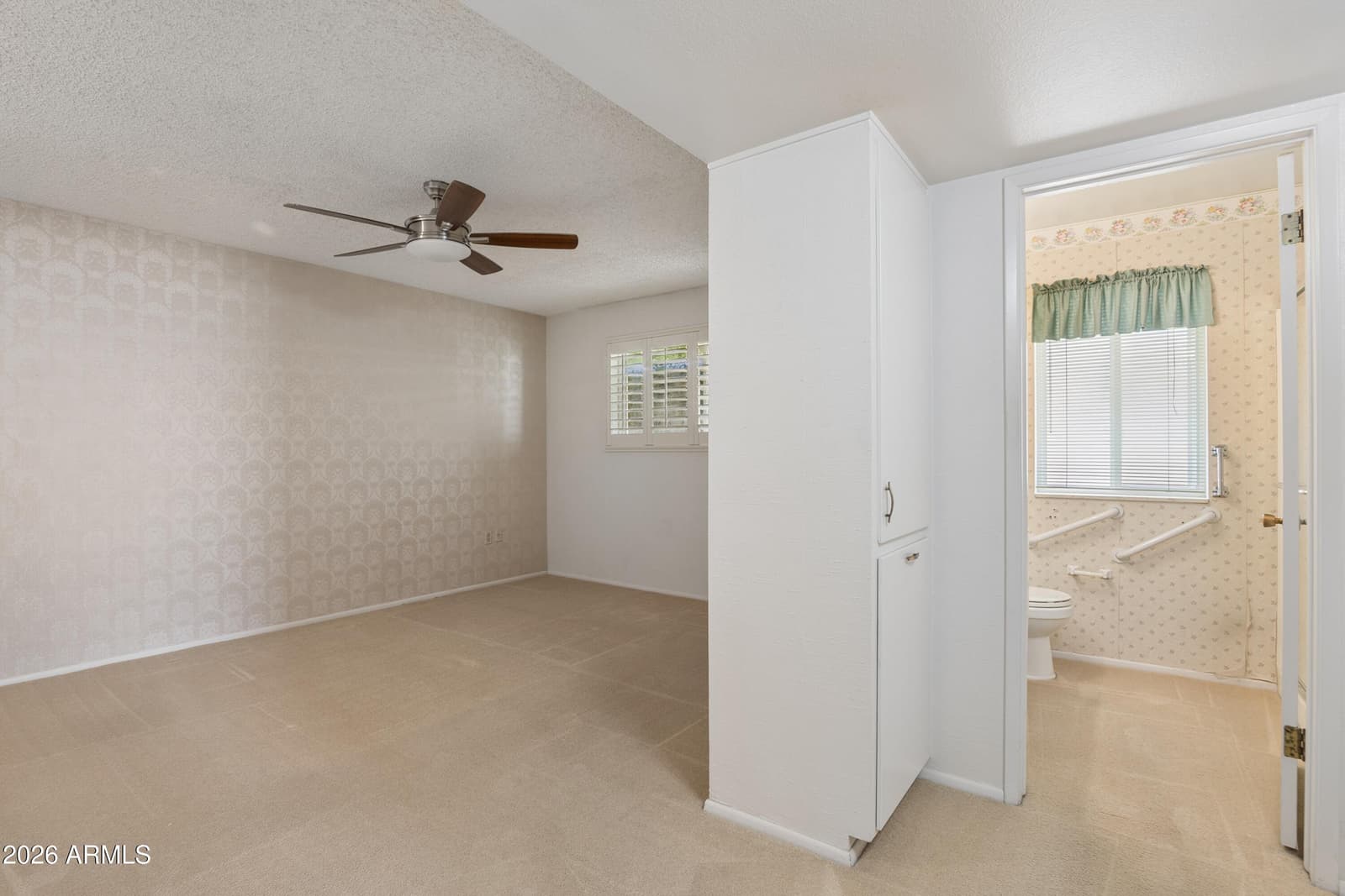 10906 W ROUNDELAY Circle S, Sun City, AZ 85351 — photo 26 of 40