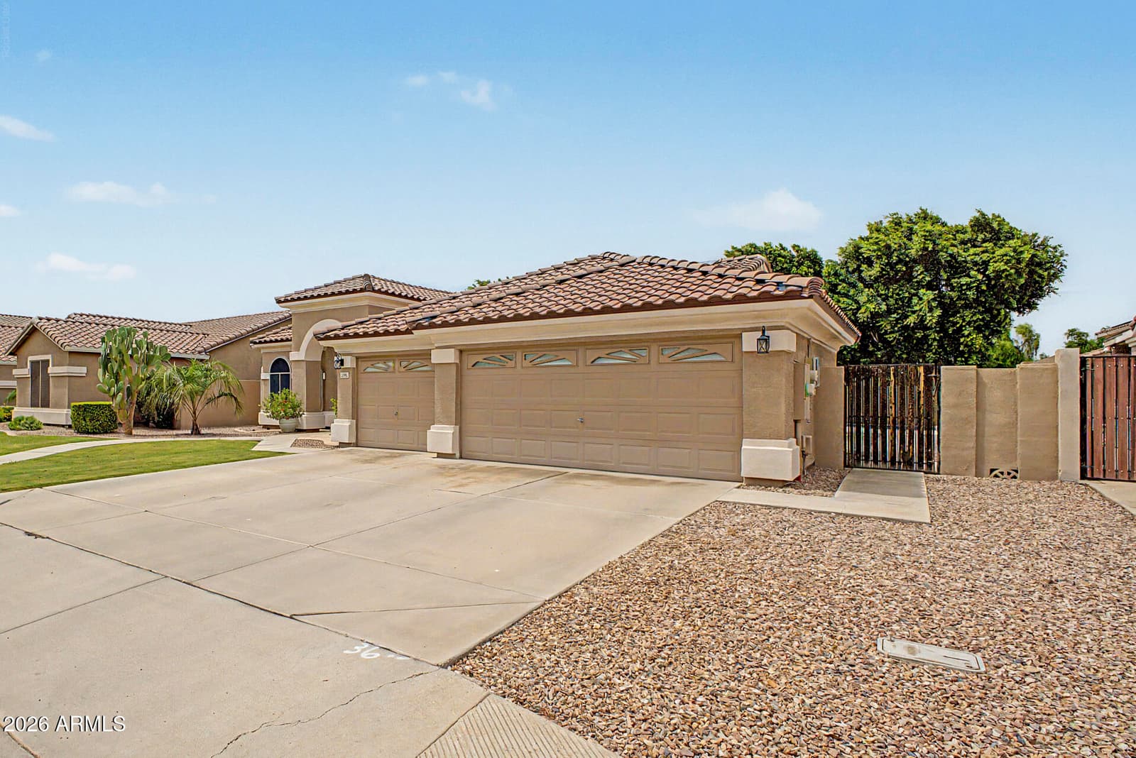140 W BAYLOR Lane, Gilbert, AZ 85233 — photo 2 of 28